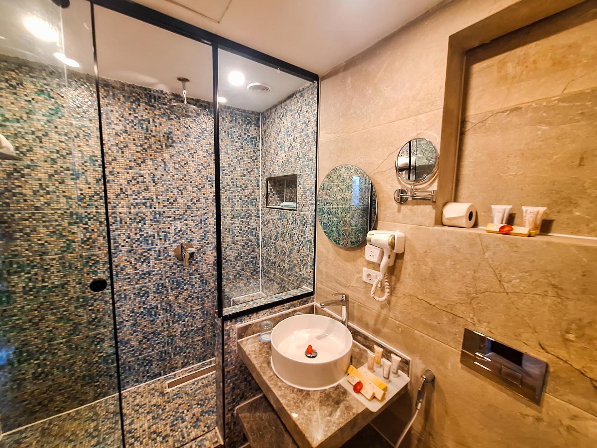 Princess Suite Swim Up