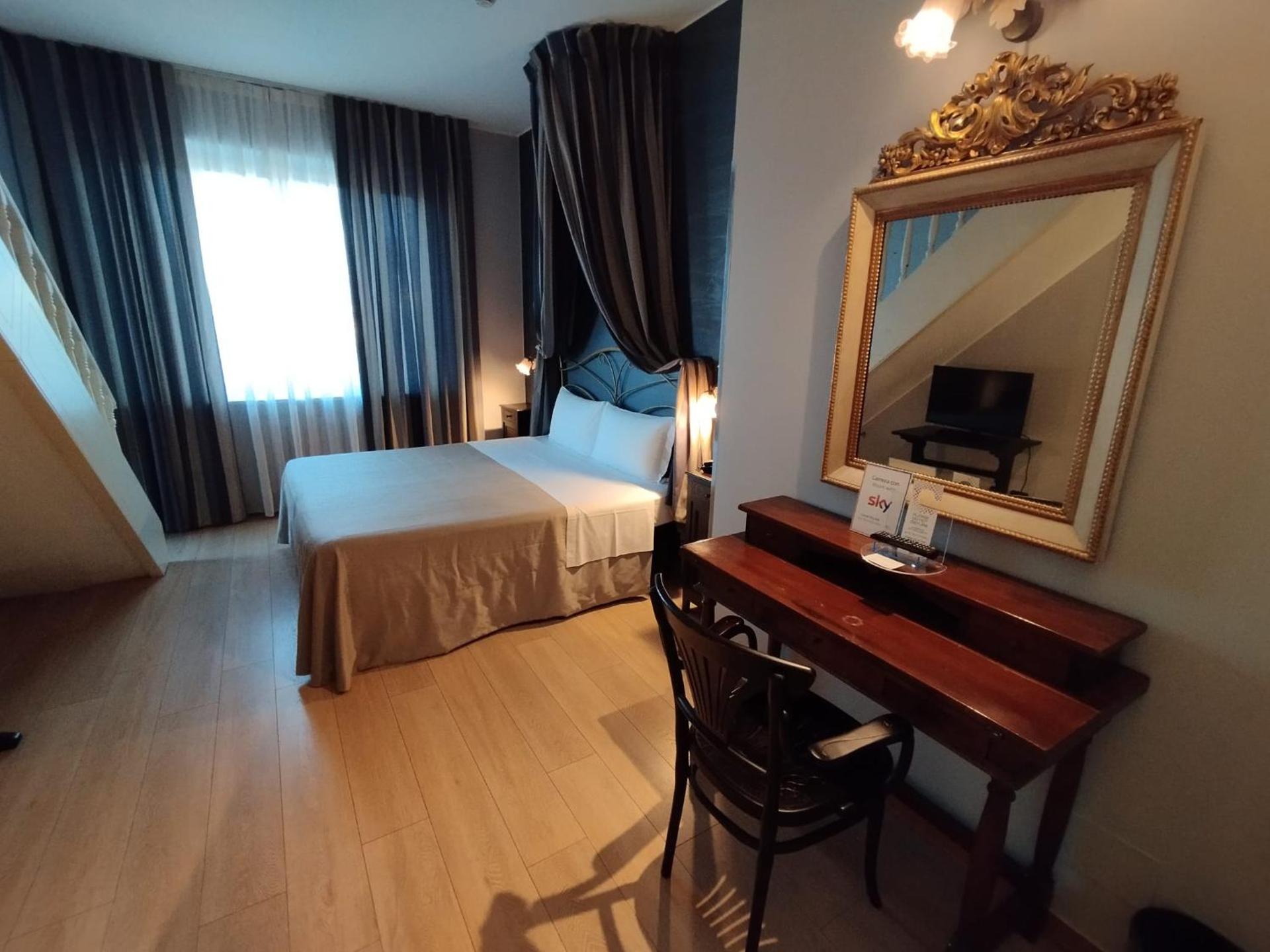 Hotel Continental - Photo 65