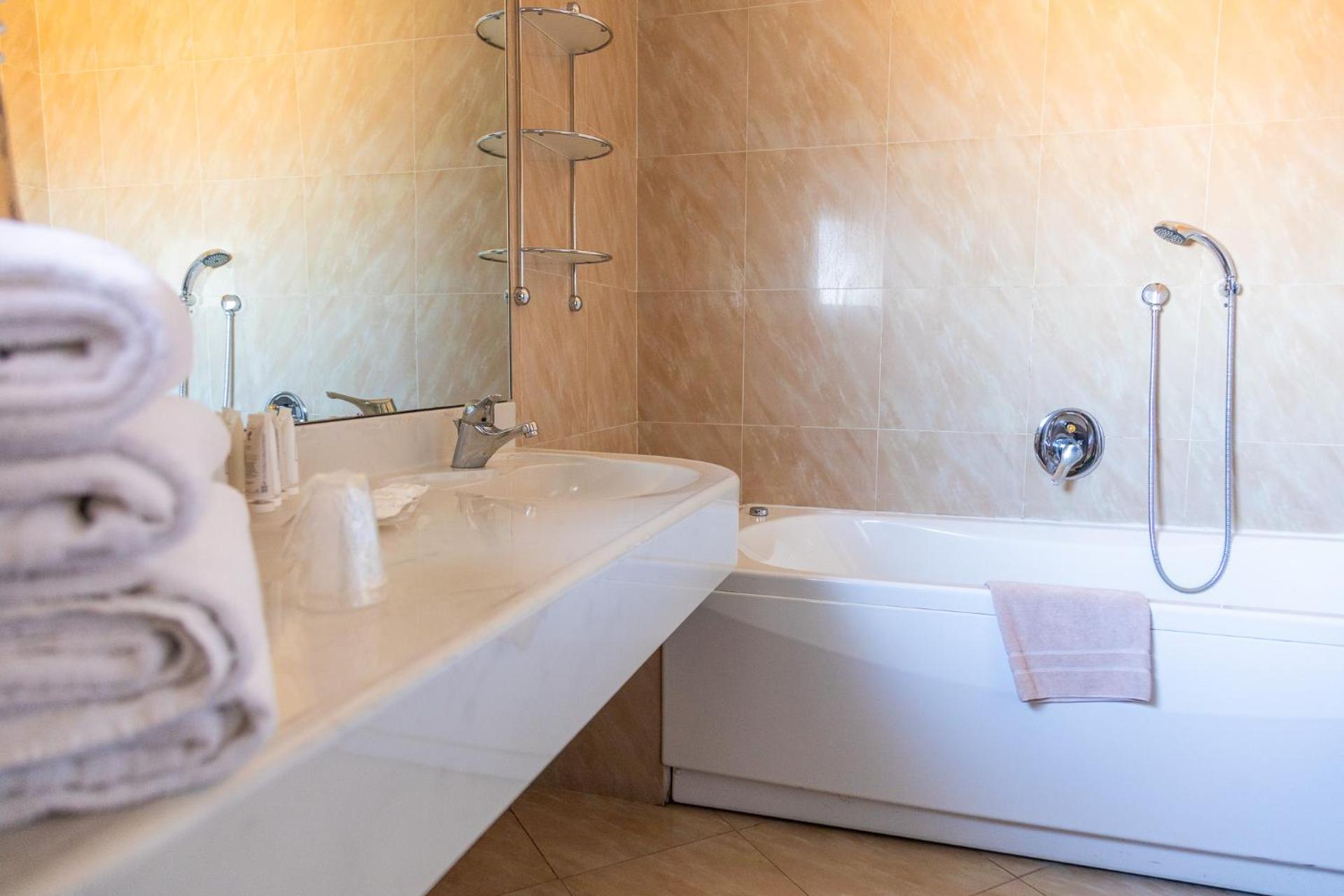 Hotel Continental - Photo 67