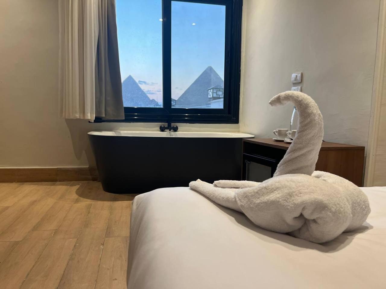 King's Gate Majestic pyramids & Sphinx view - Photo 15