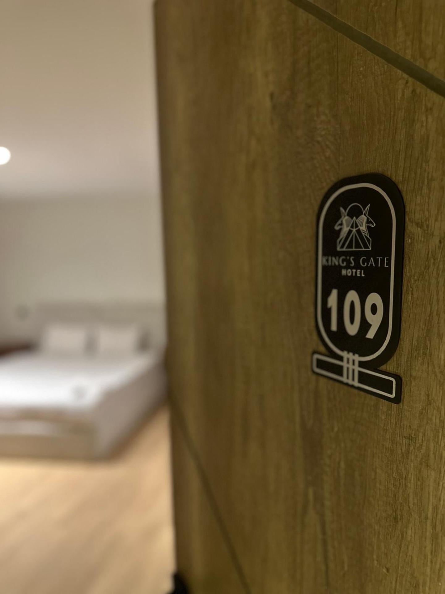 King's Gate Majestic pyramids & Sphinx view - Photo 9