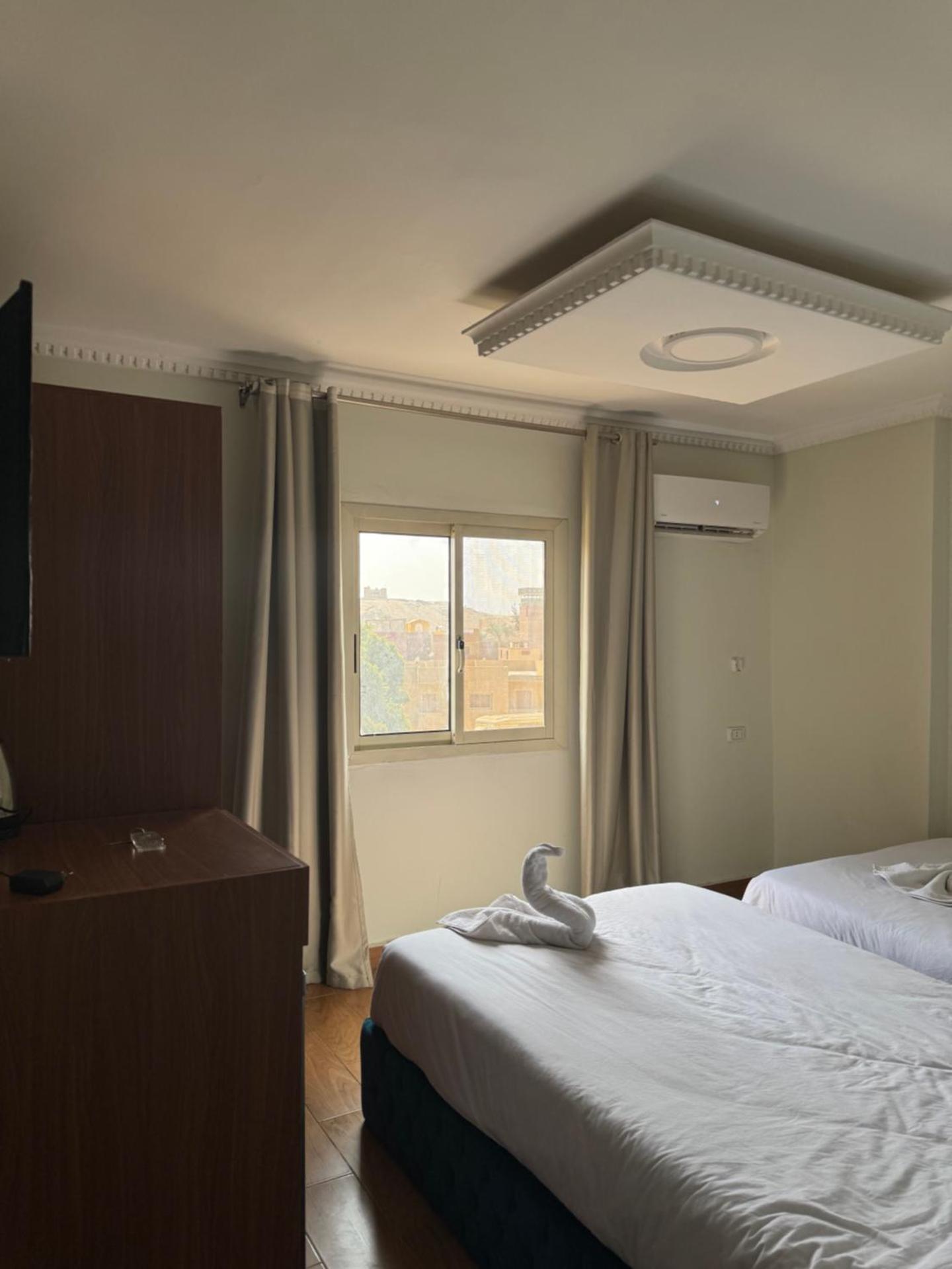 King's Gate Majestic pyramids & Sphinx view - Photo 34