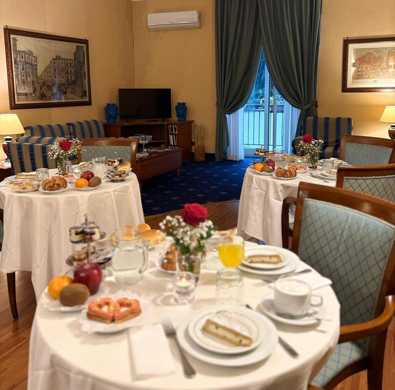 Massimo Plaza Hotel - Photo 23