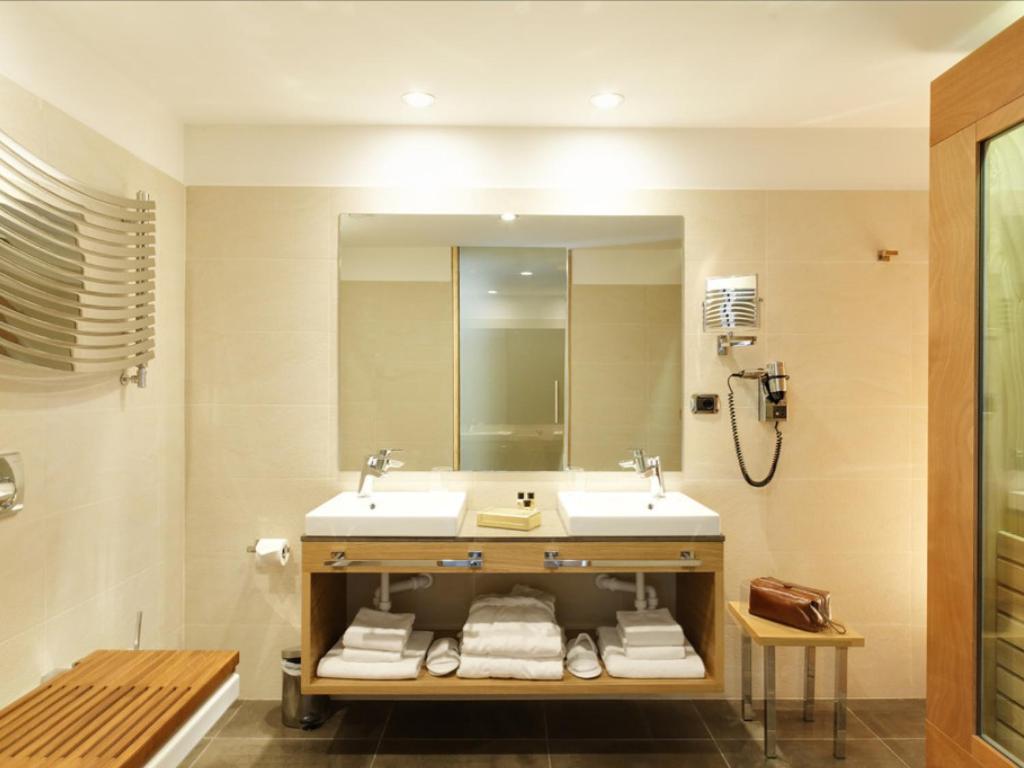 Hotel Cristallo - Photo 10