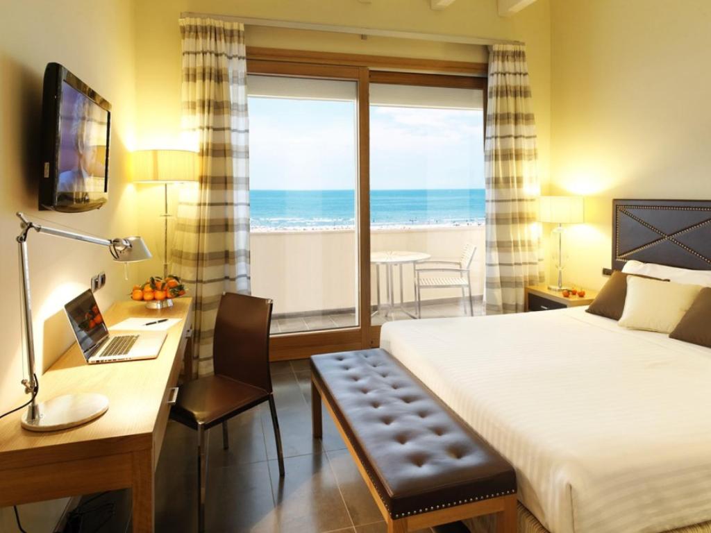 Hotel Cristallo - Photo 15