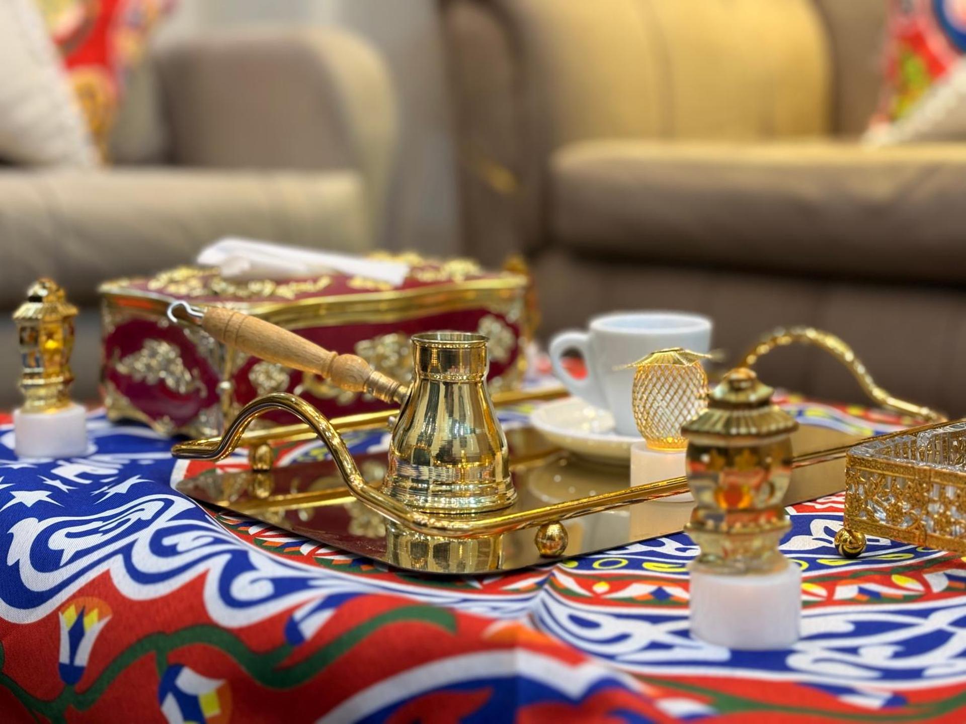 Revento Hotel DownTown,Adly