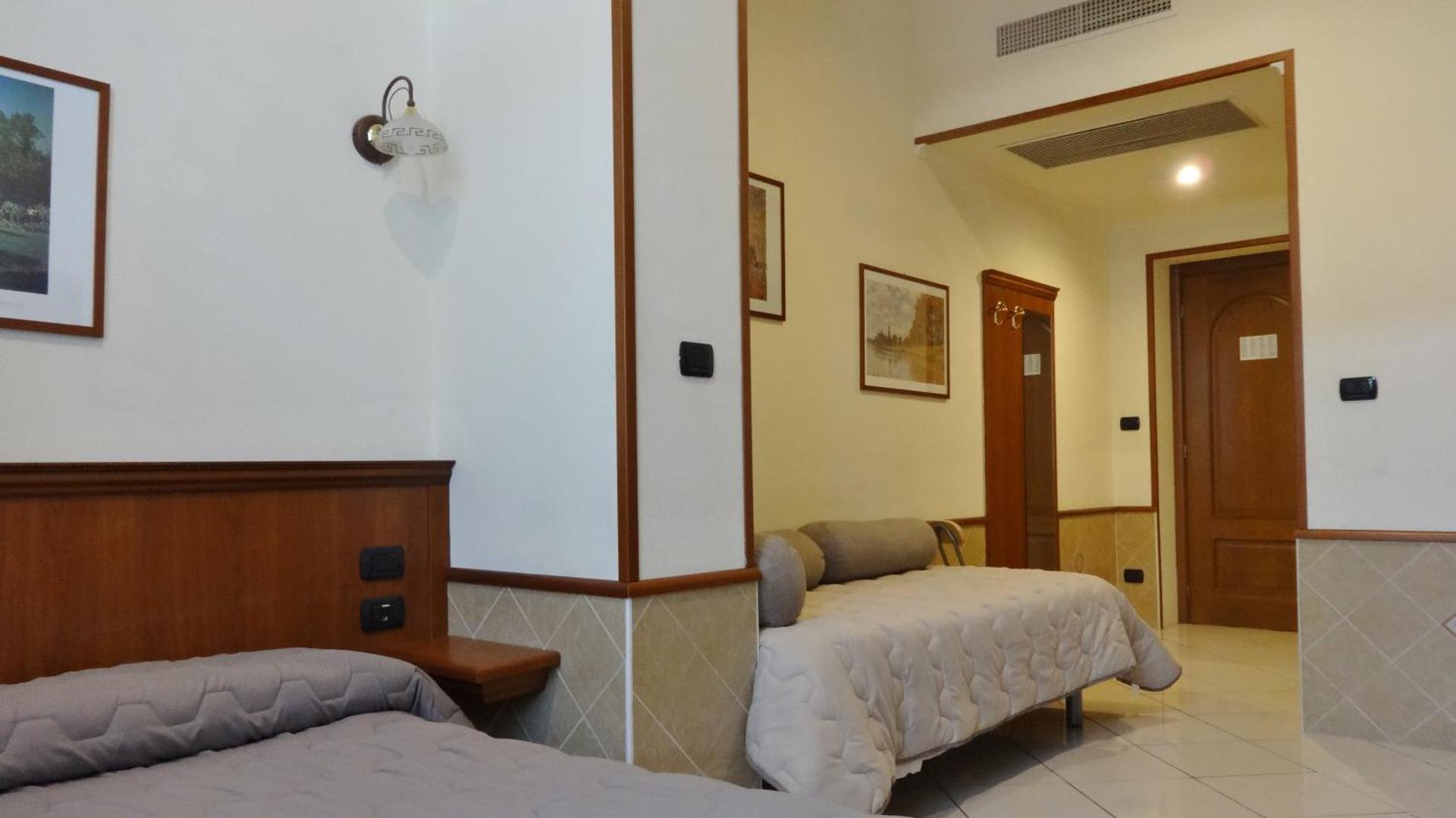 Hotel Astrid - Photo 32