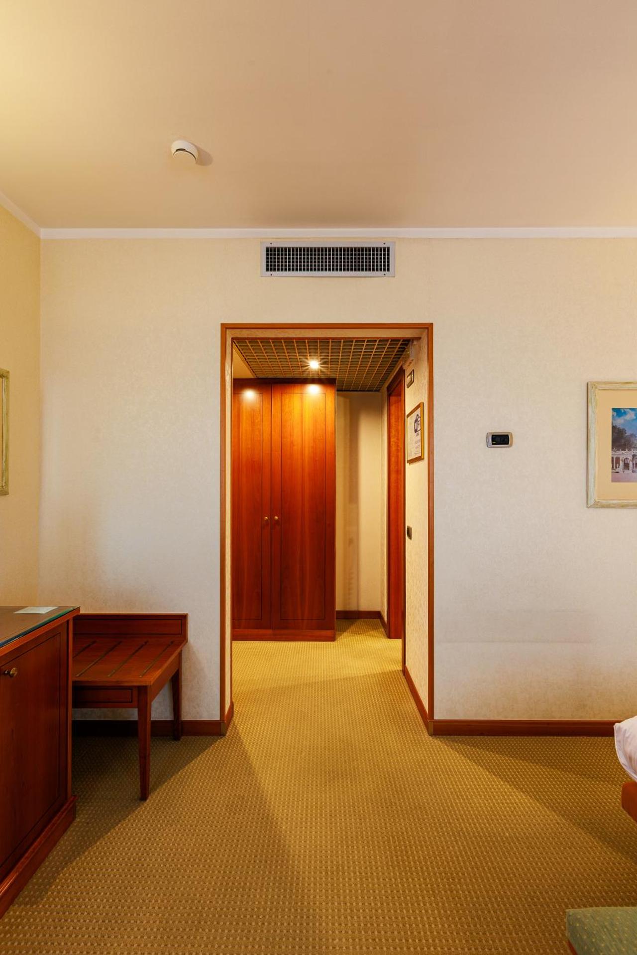 Hotel Excelsior Magenta - Photo 52