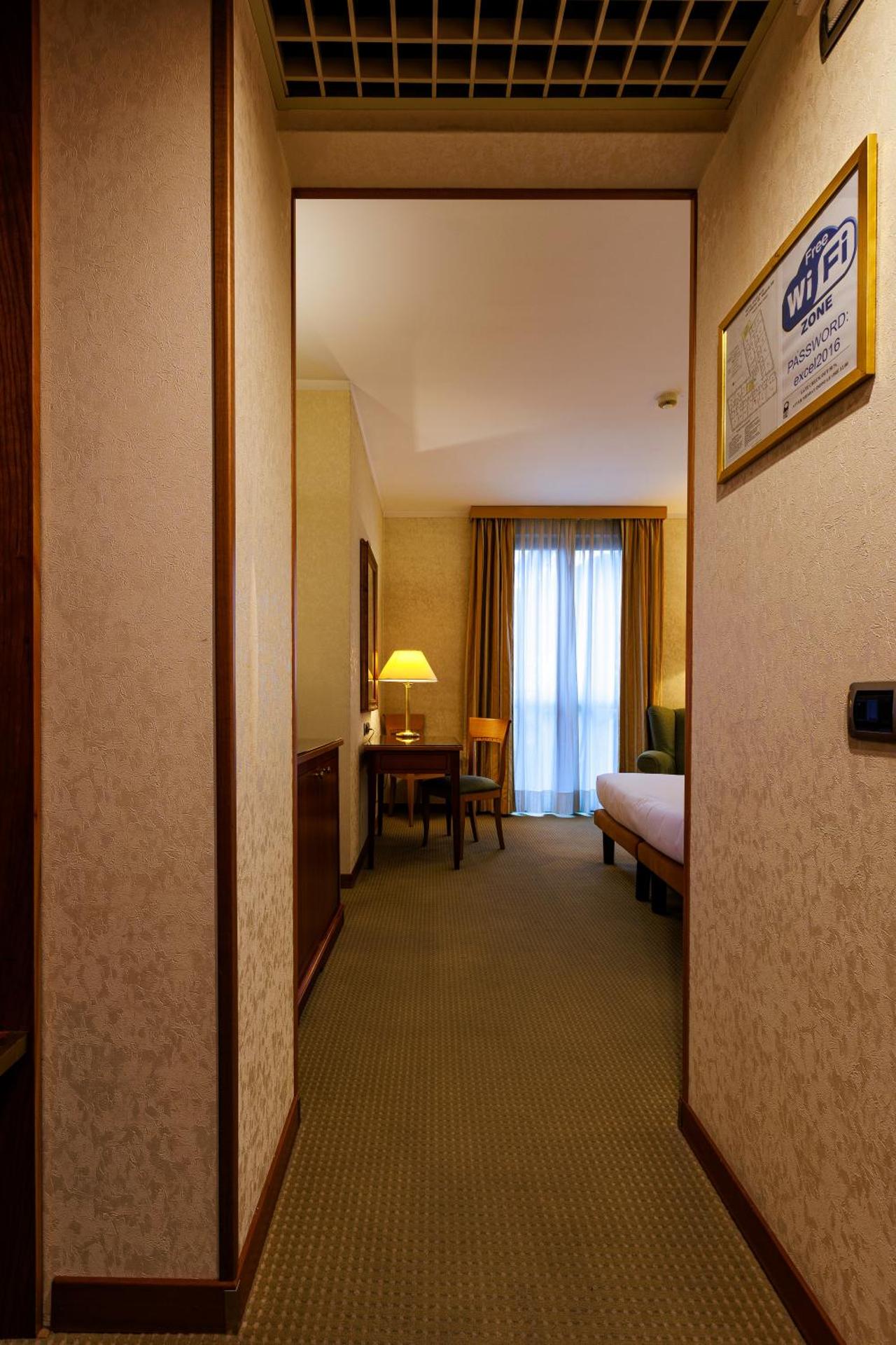 Hotel Excelsior Magenta - Photo 53
