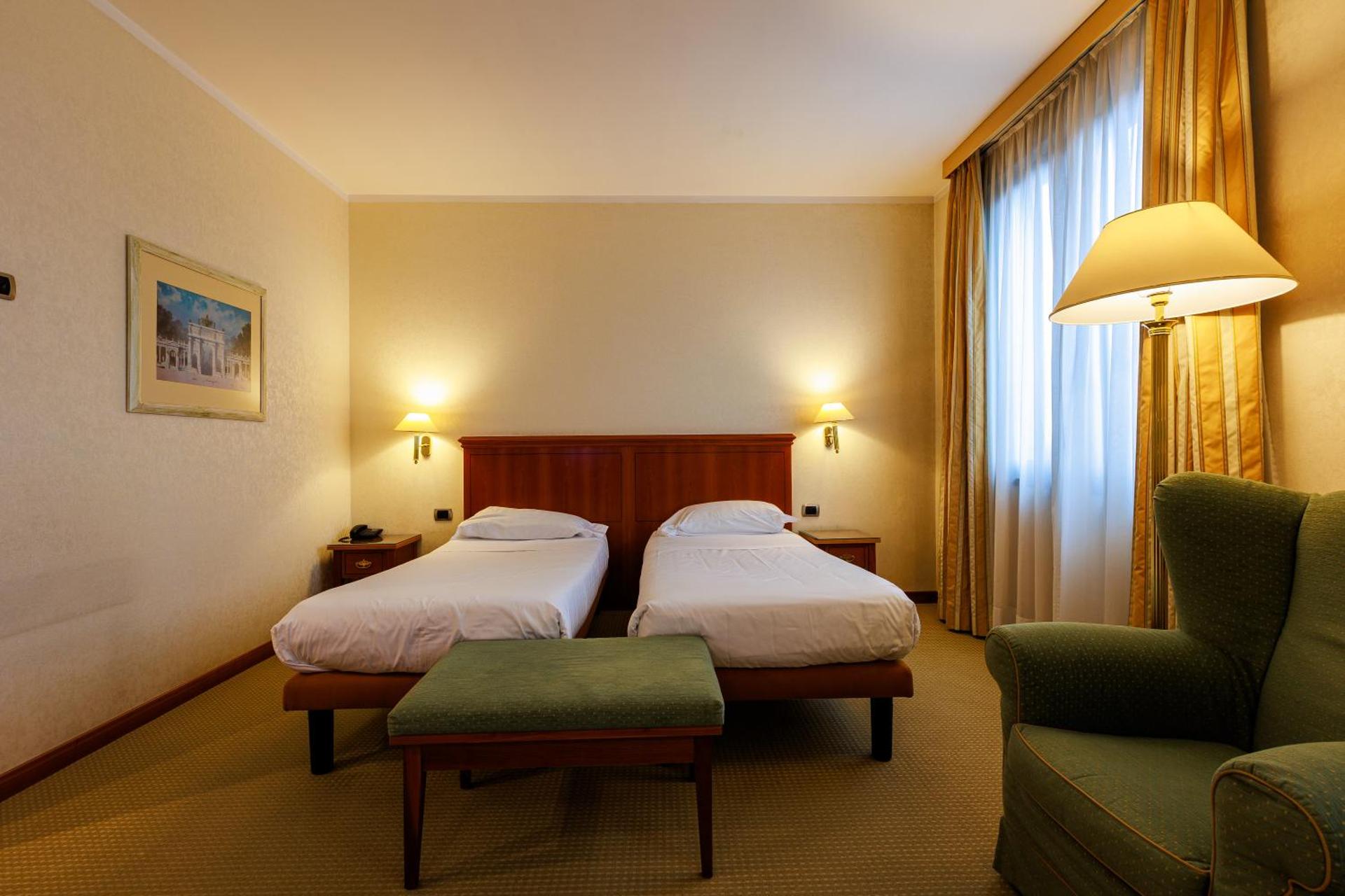 Hotel Excelsior Magenta - Photo 86