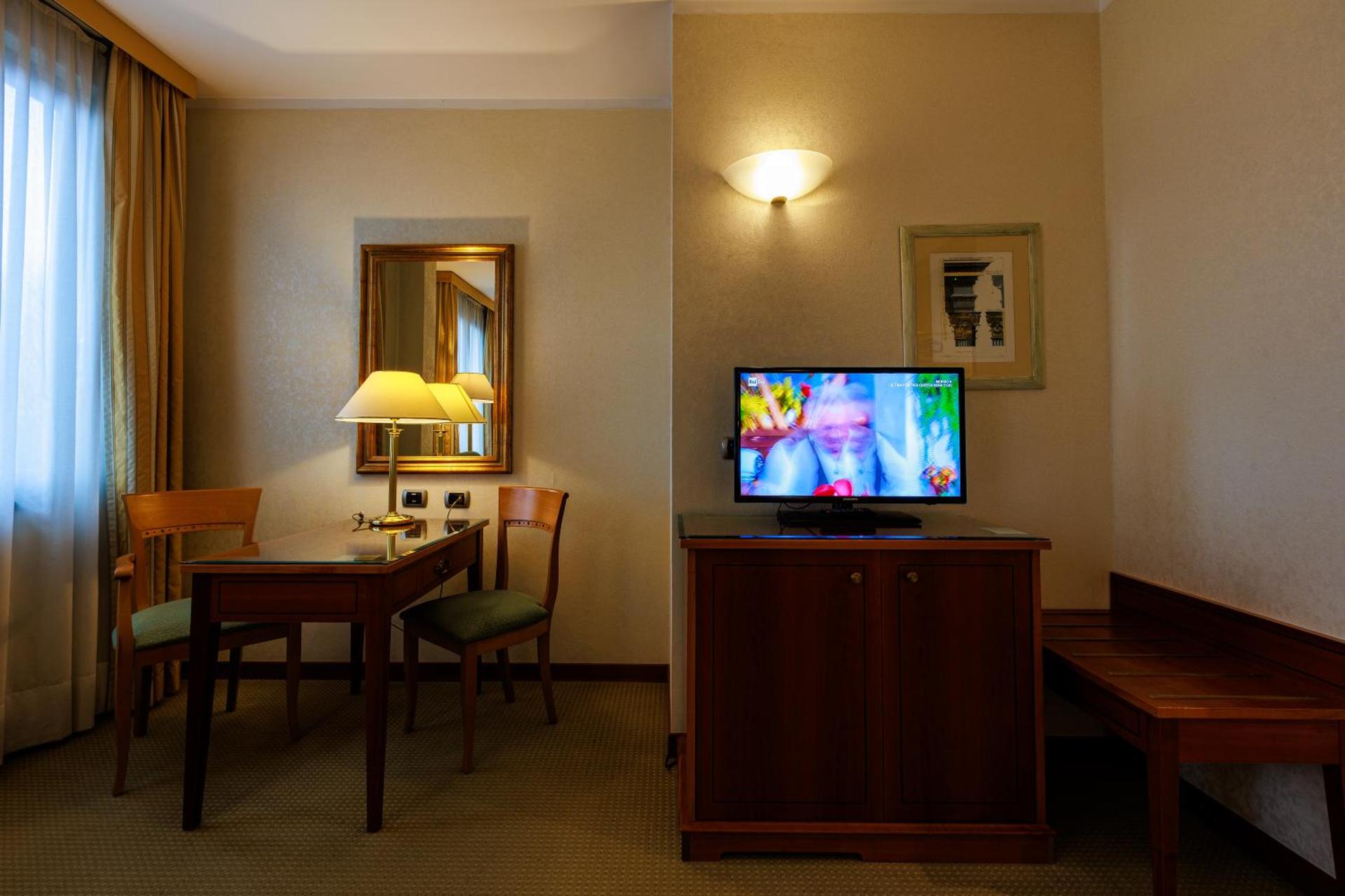 Hotel Excelsior Magenta - Photo 76
