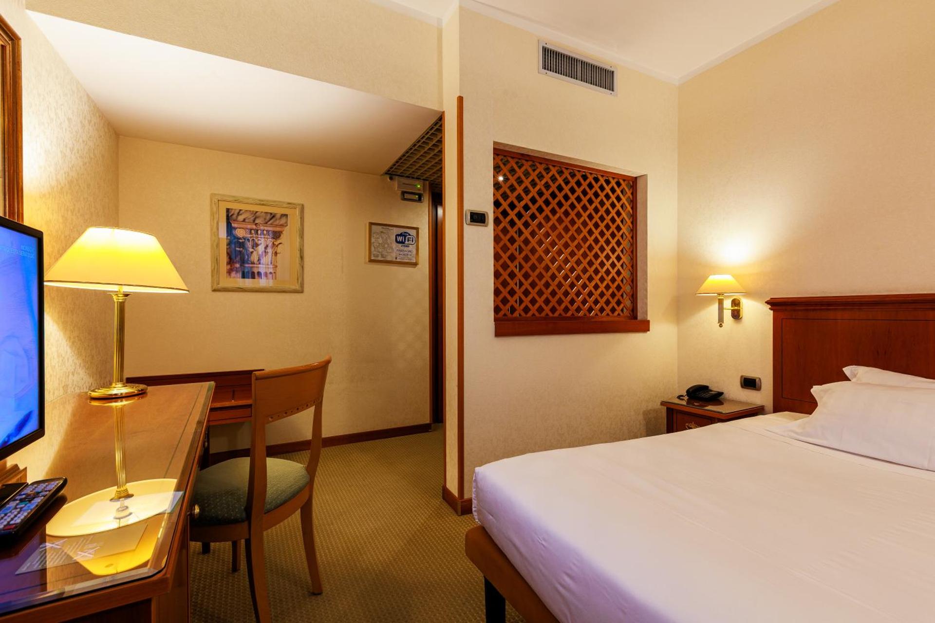 Hotel Excelsior Magenta - Photo 91