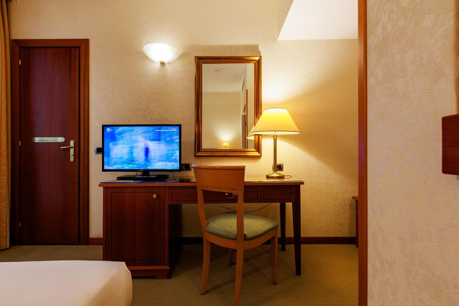 Hotel Excelsior Magenta - Photo 93