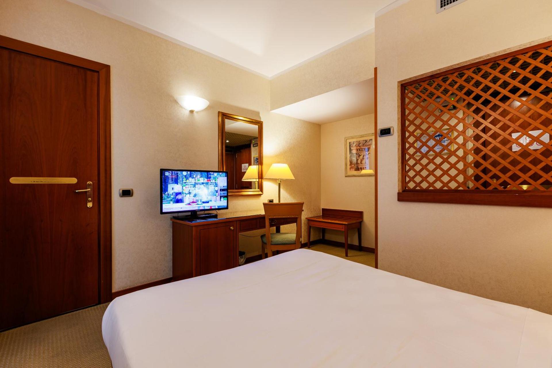 Hotel Excelsior Magenta - Photo 92