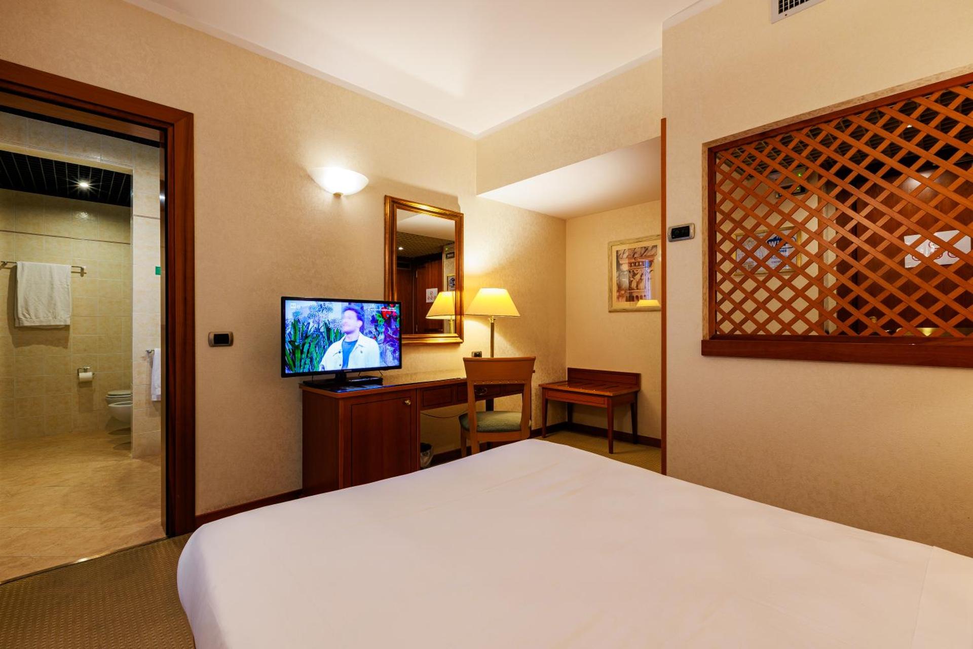 Hotel Excelsior Magenta - Photo 61