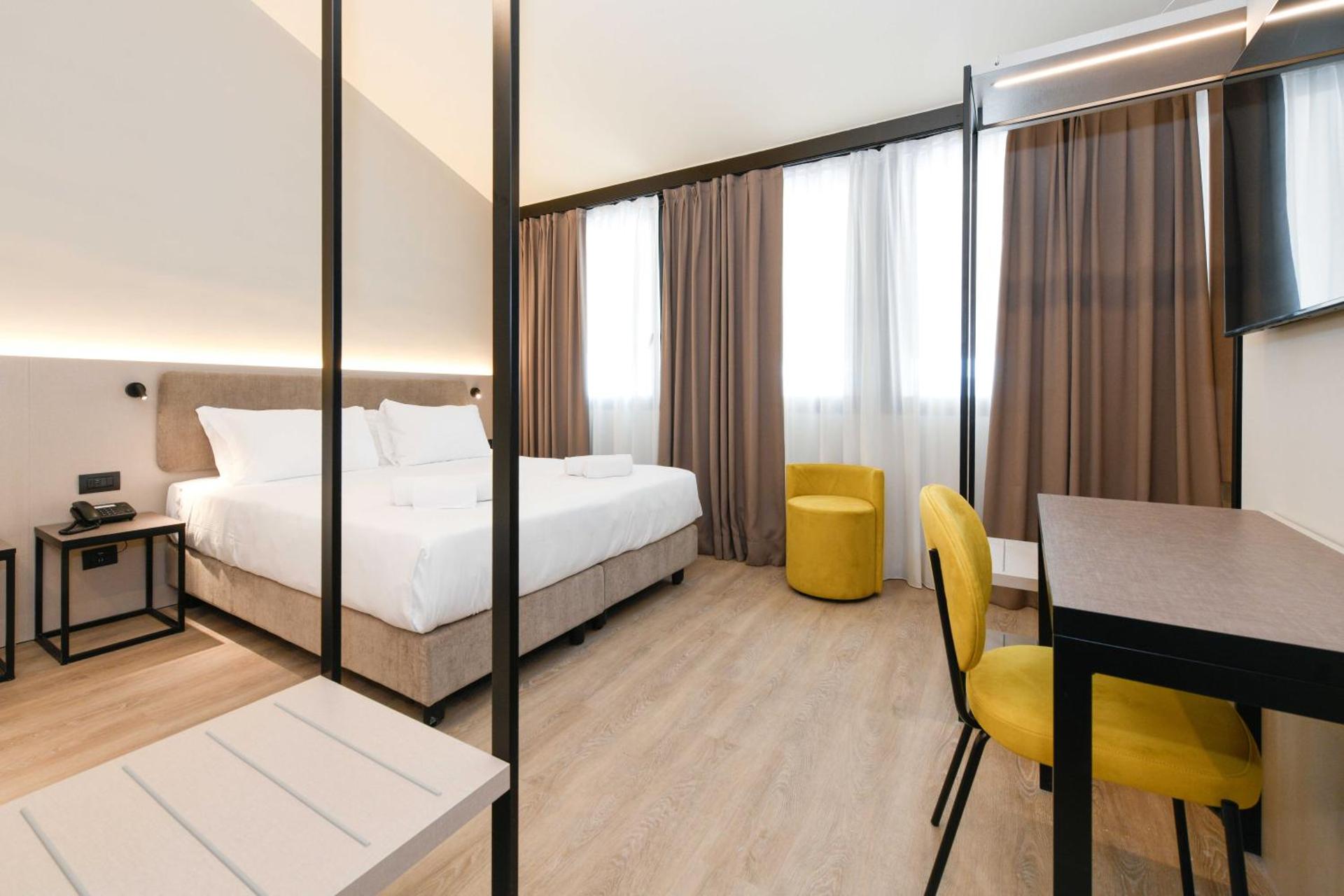 Executive Family Room with One Queen Bed, One Single Bed and One Sofa Bunk Bed - Non-Smoking