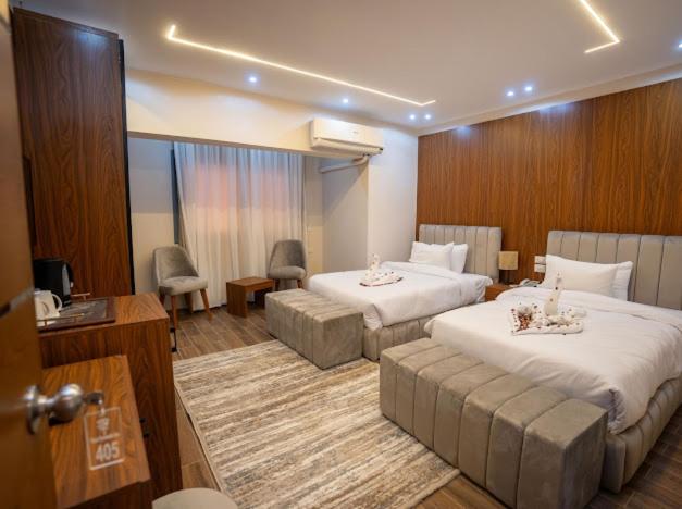 Double or Twin Room with City View