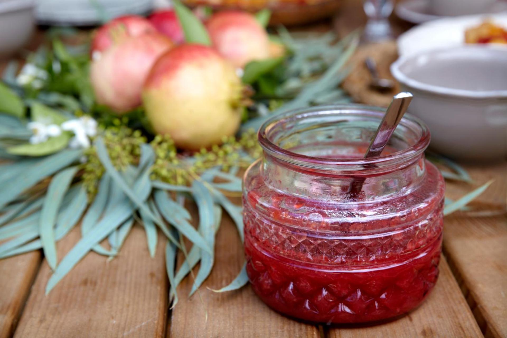 Avra Private Suites - Photo 28