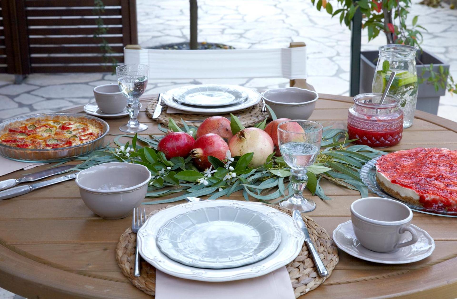 Avra Private Suites - Photo 185