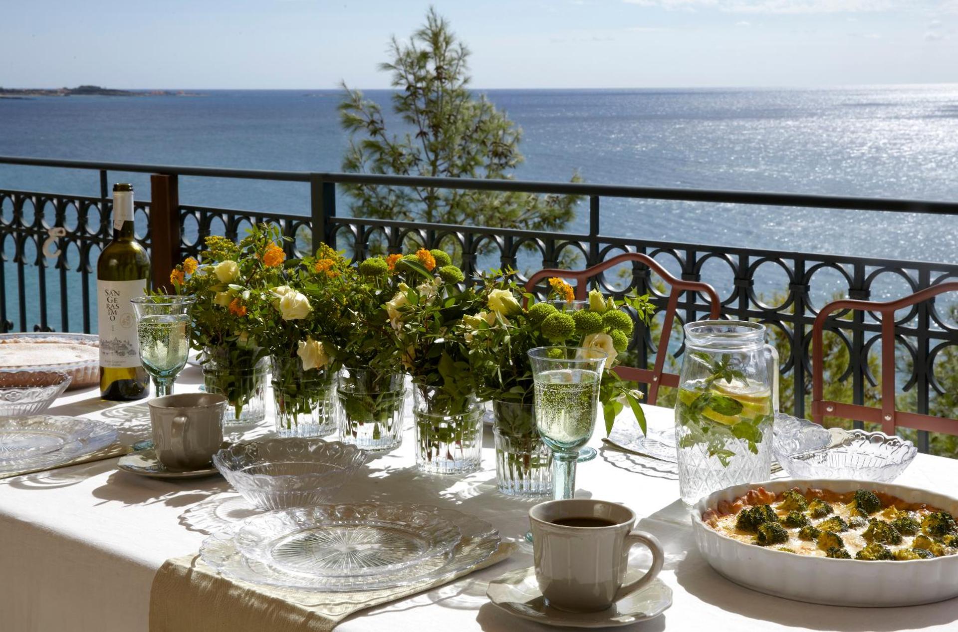 Avra Private Suites - Photo 80