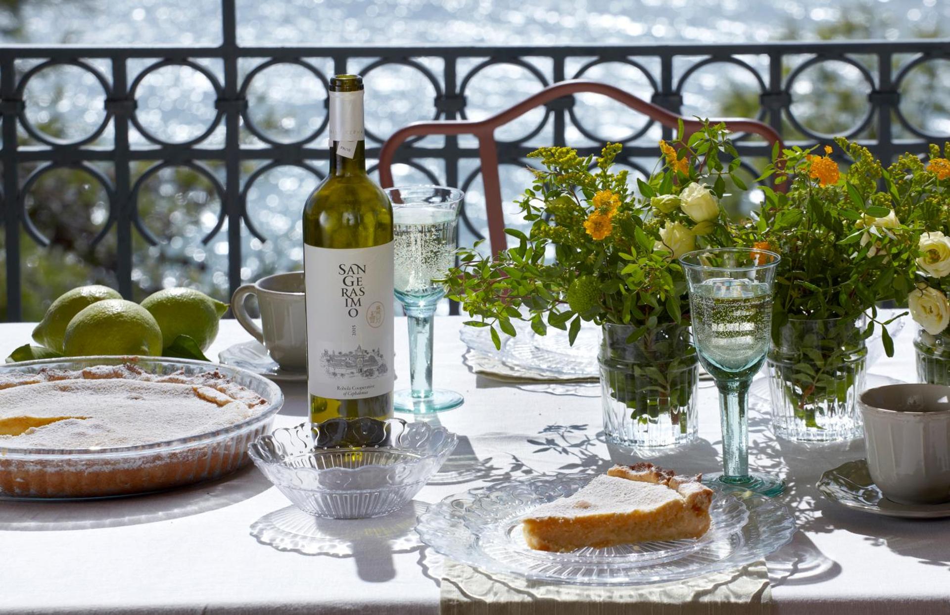 Avra Private Suites - Photo 61