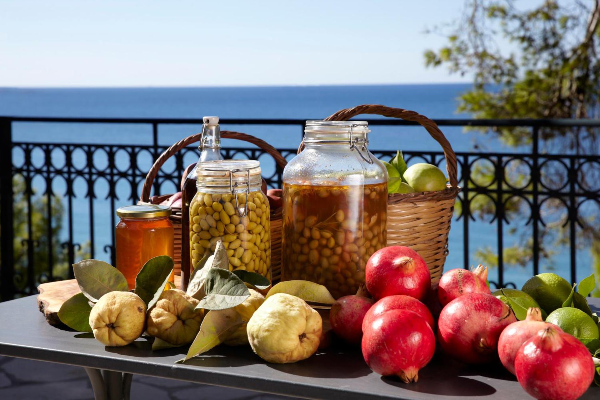 Avra Private Suites - Photo 54