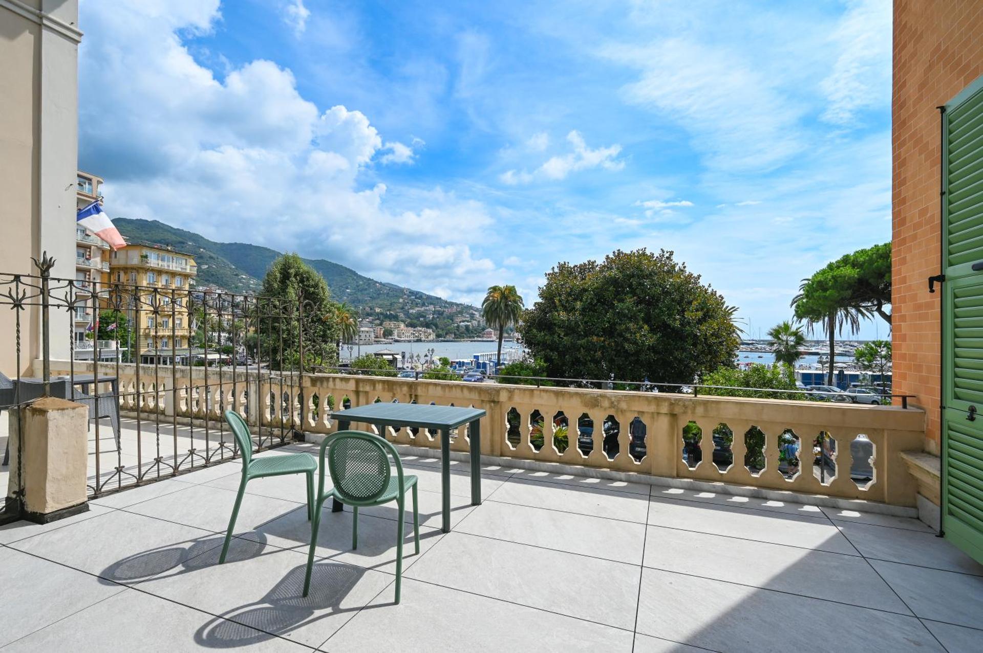 Hotel Astoria - Photo 24