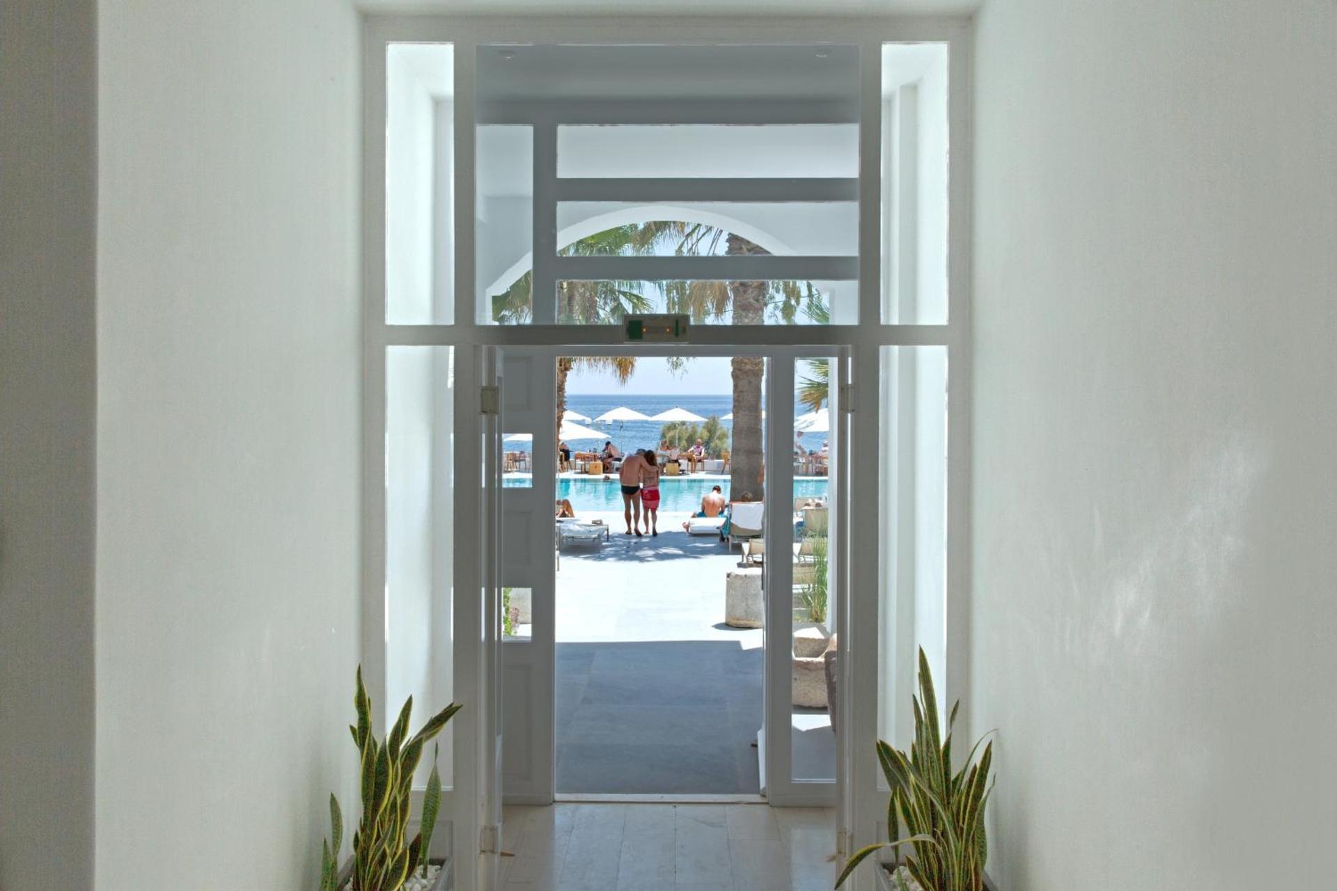 Kamari Beach Hotel - Photo 27