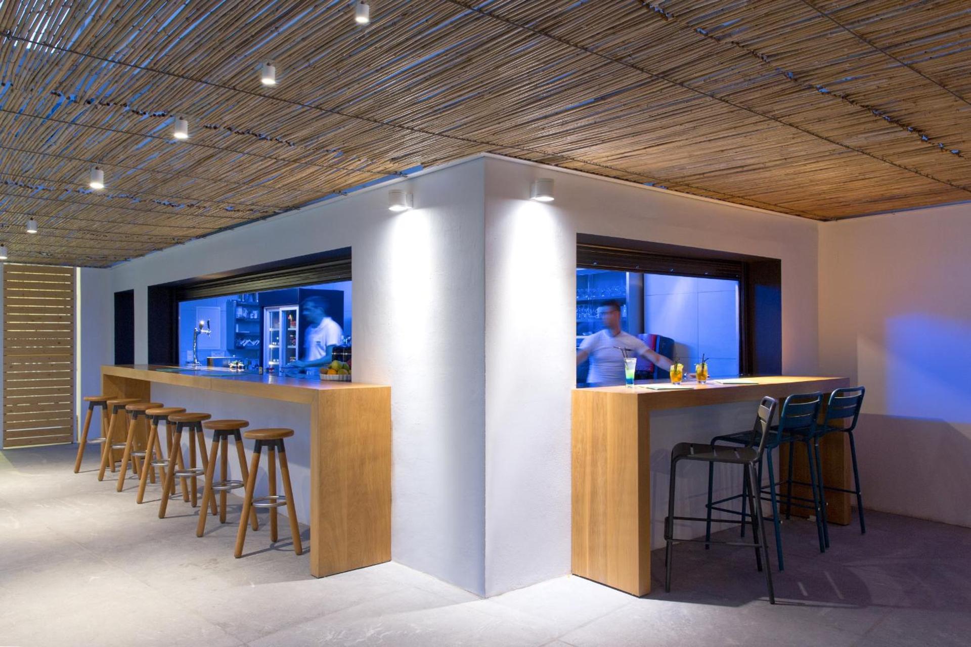 Kamari Beach Hotel - Photo 48