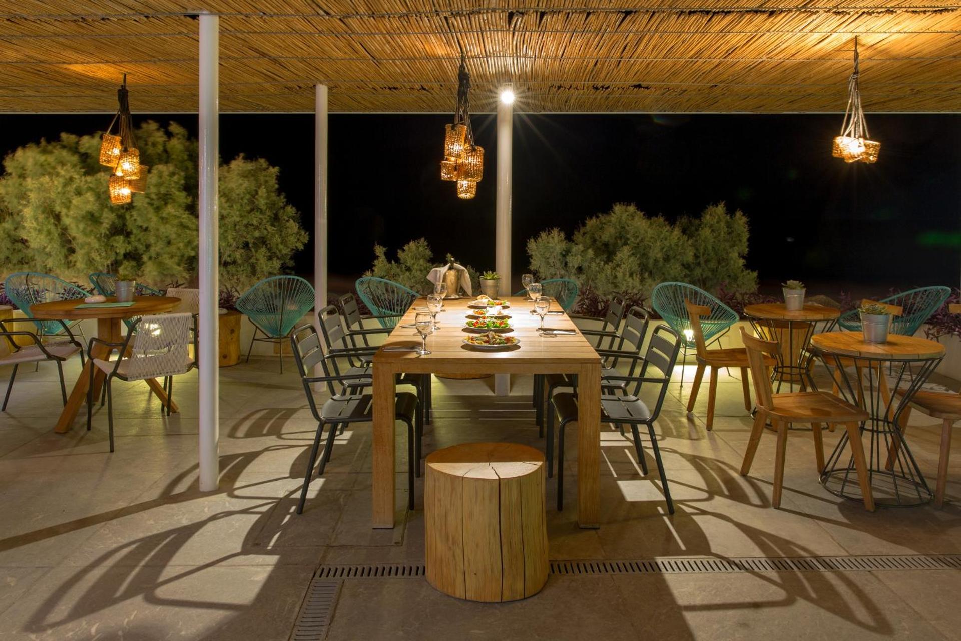 Kamari Beach Hotel - Photo 8