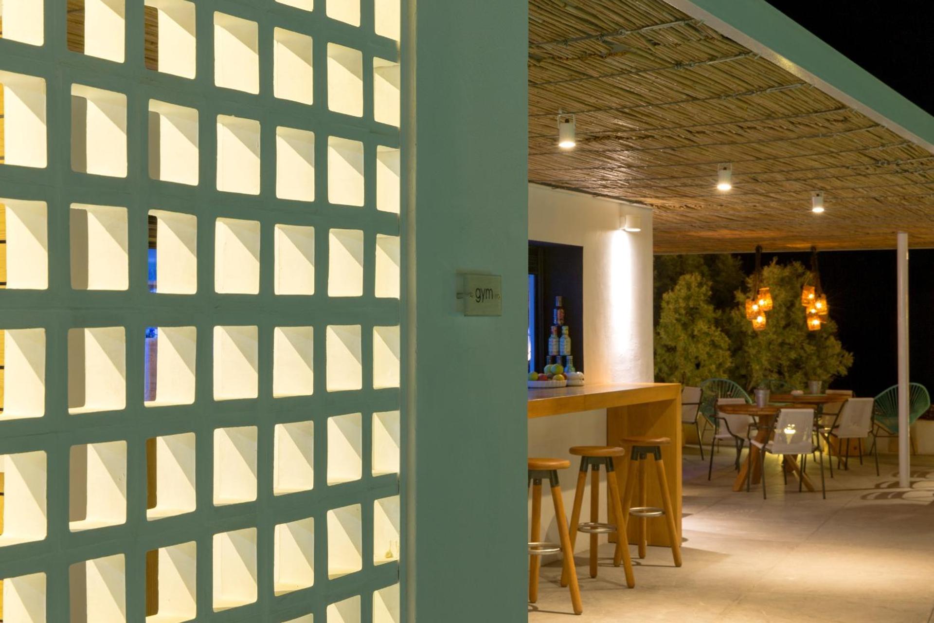 Kamari Beach Hotel - Photo 22