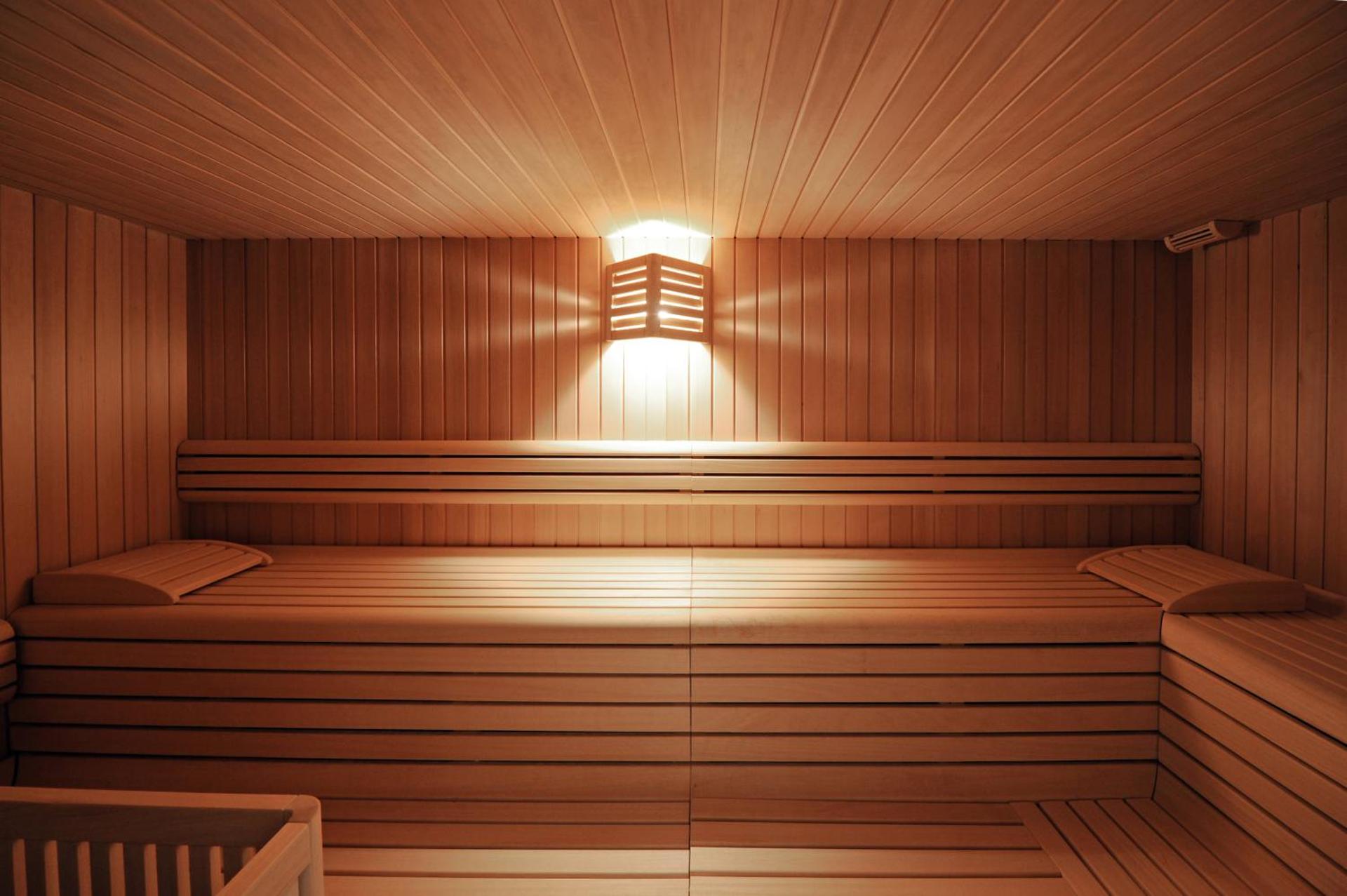 Royal Hotel Carlton - Photo 13