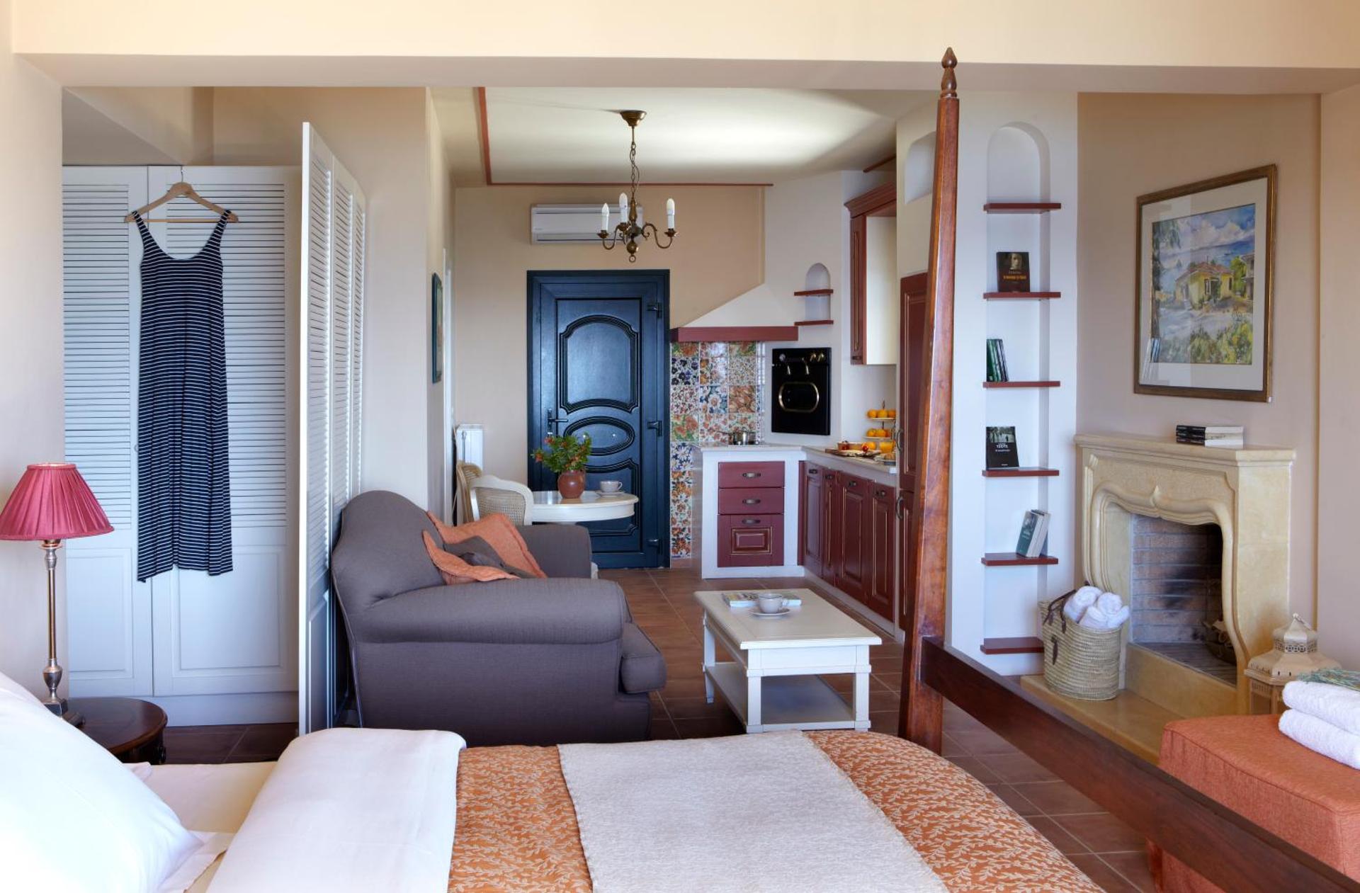 Avra Private Suites - Photo 197