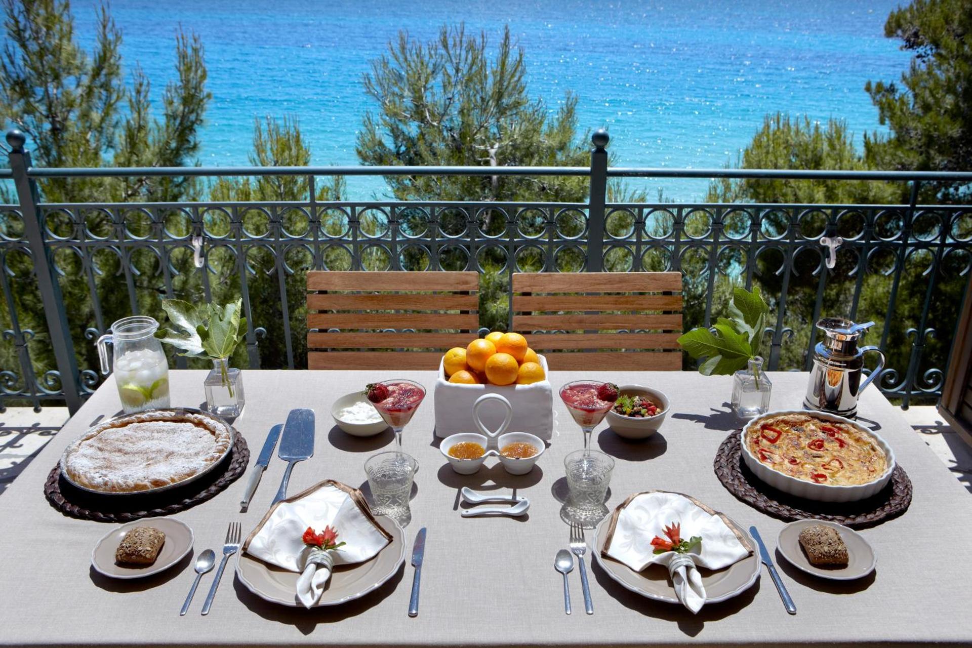 Avra Private Suites - Photo 97