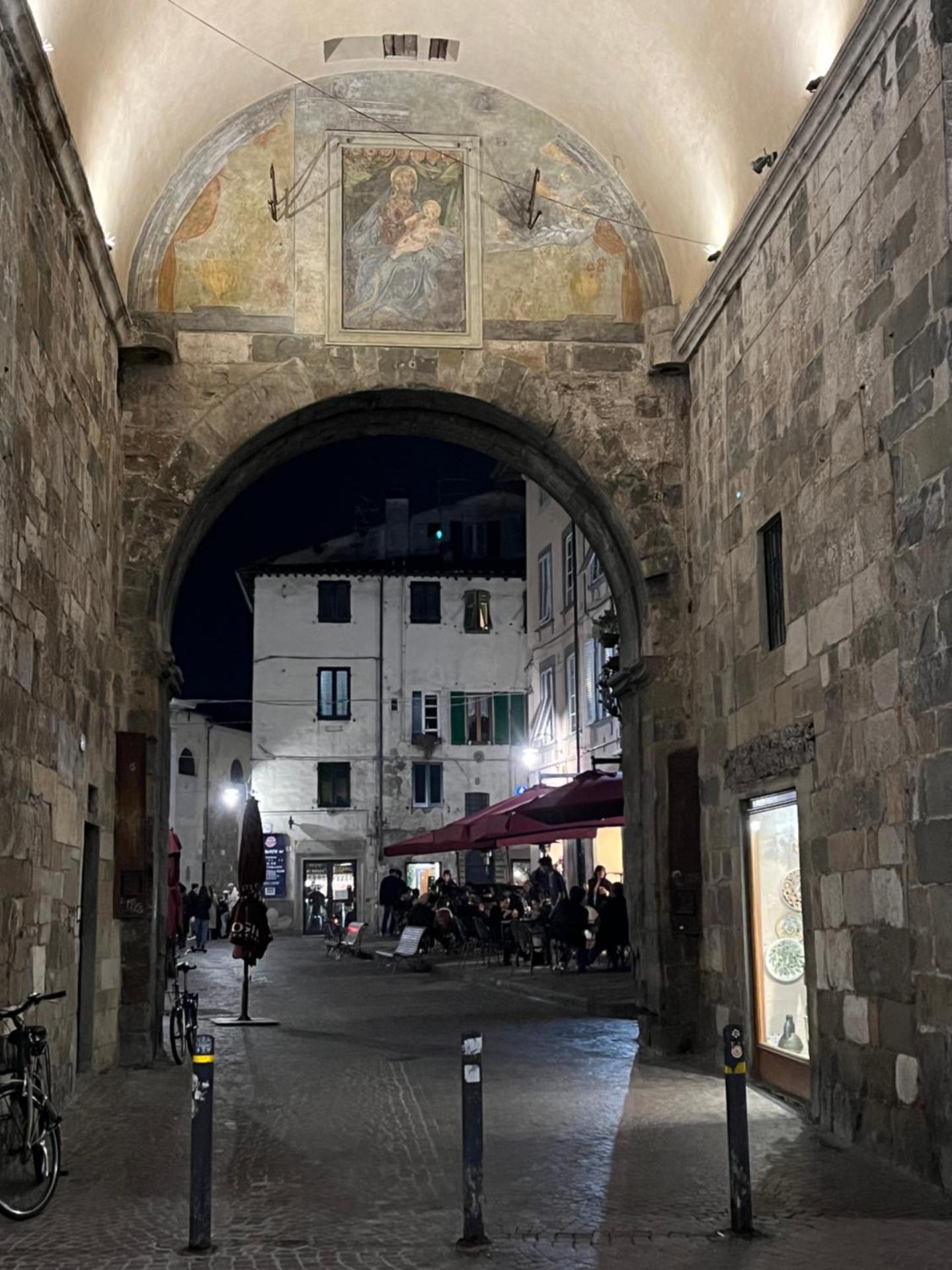 Casa Luisa - Historic Center Lucca, panoramic terrace, AC, up to 6 guests - Photo 24