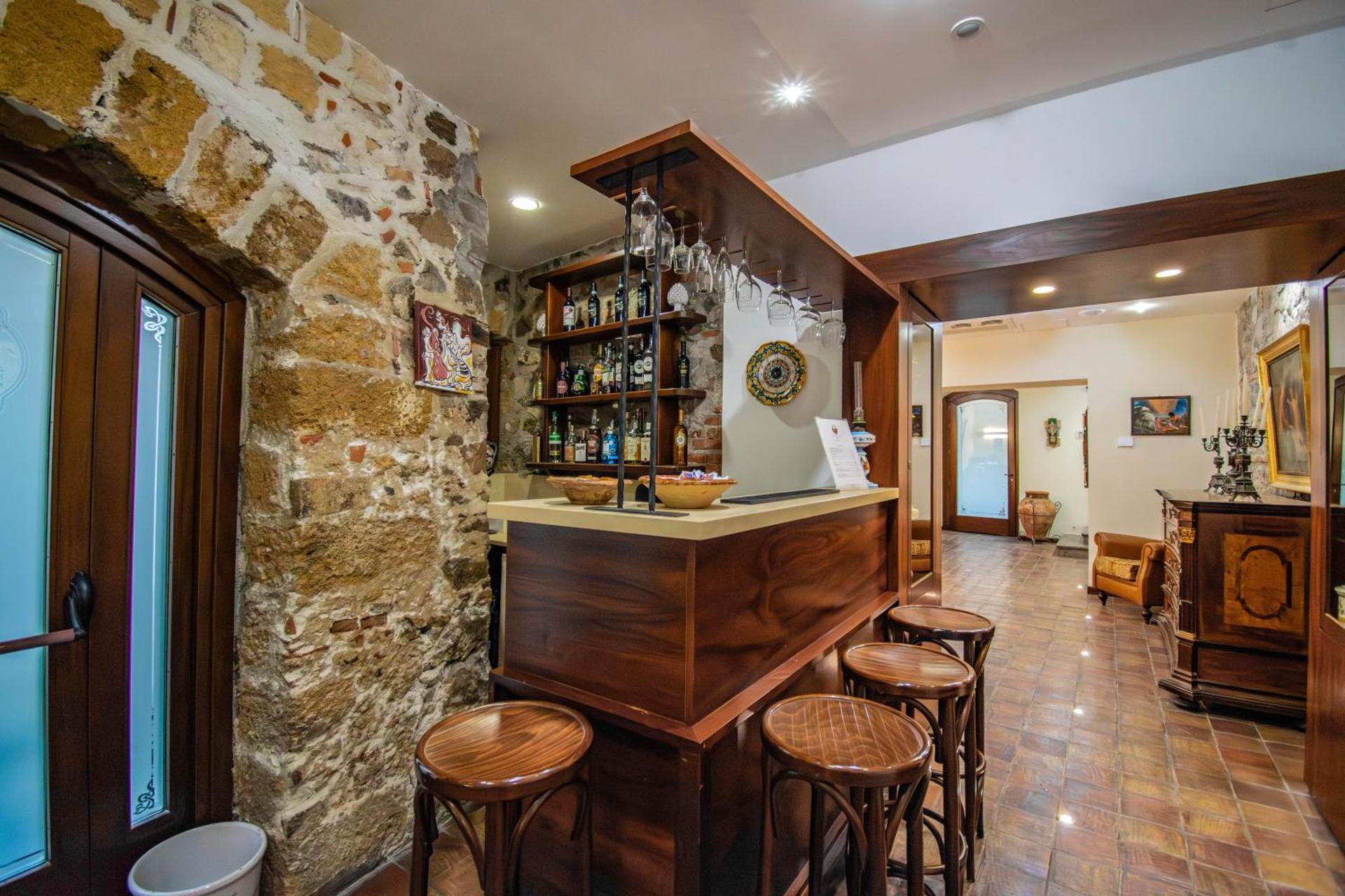 Hotel La Plumeria - Photo 25