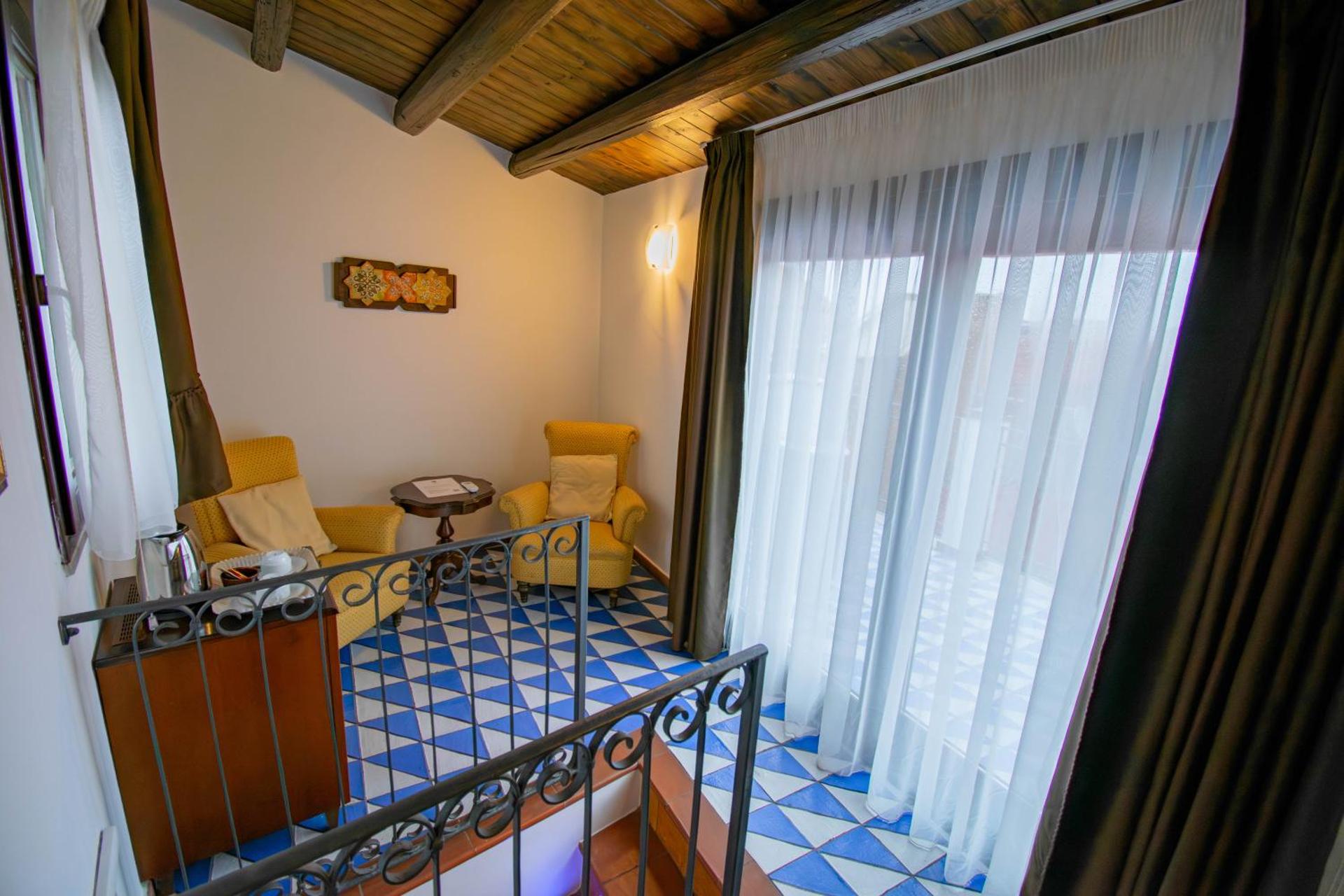 Hotel La Plumeria - Photo 16