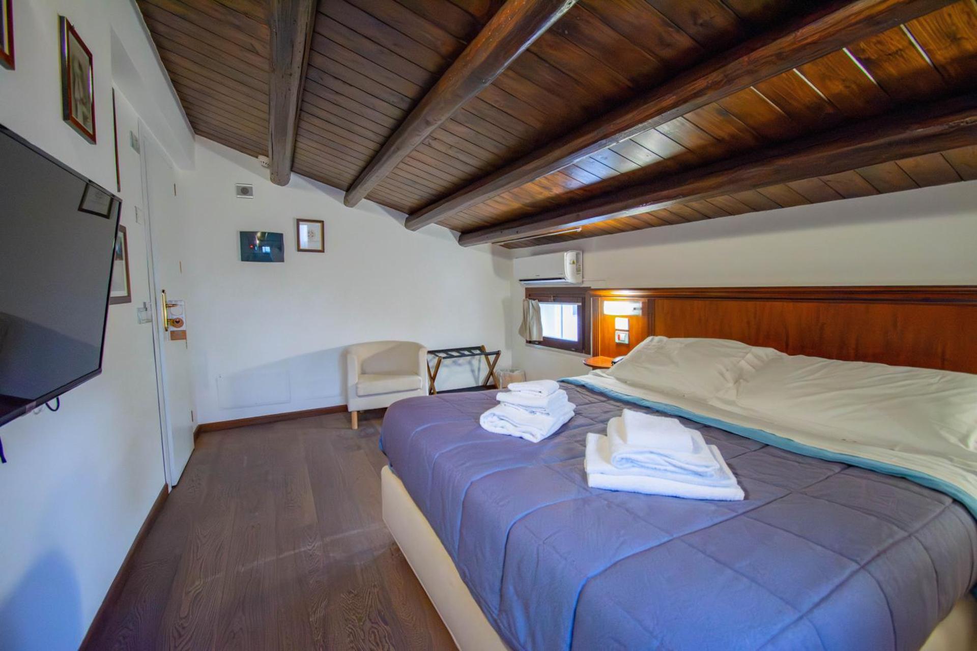 Hotel La Plumeria - Photo 20