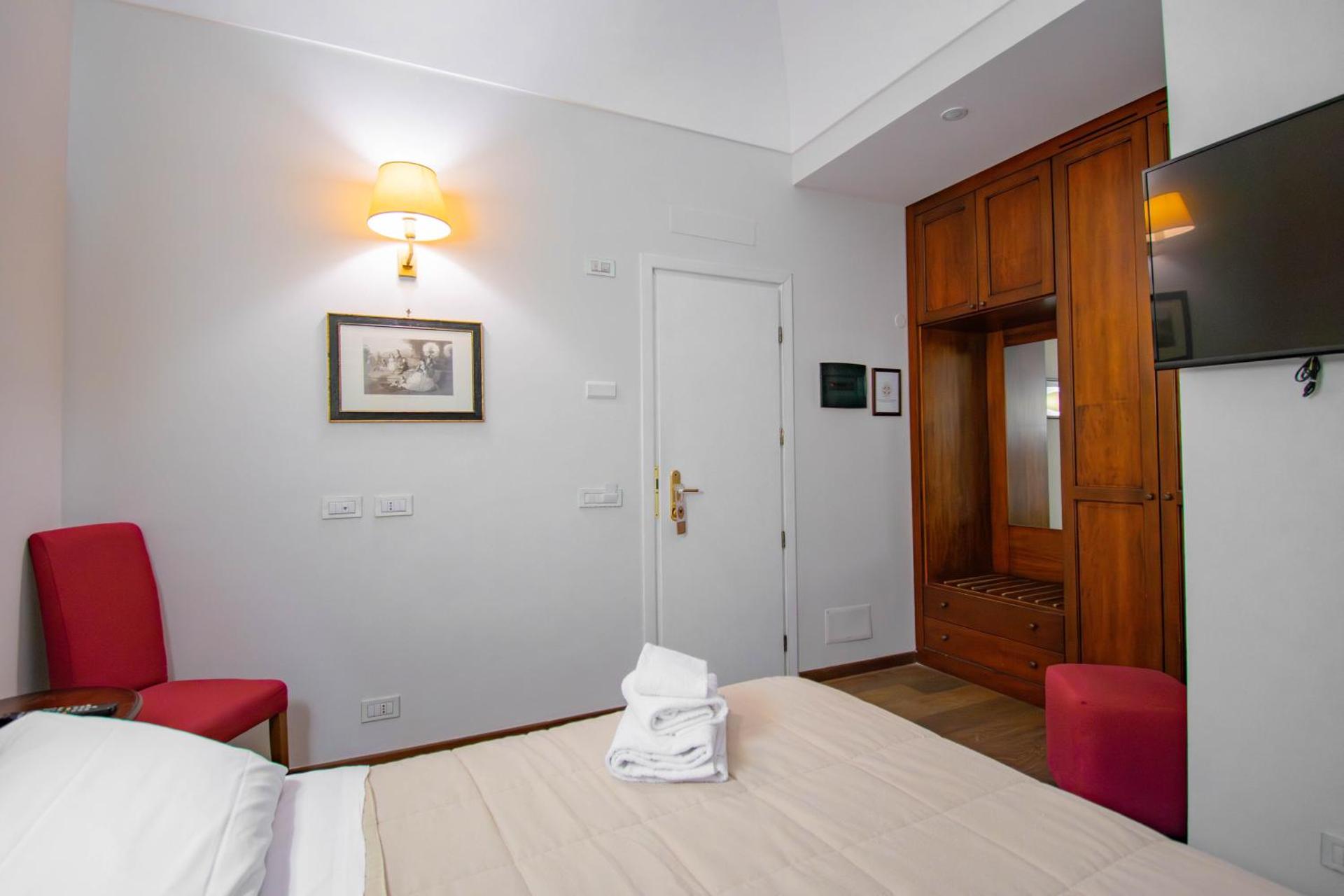 Hotel La Plumeria - Photo 12