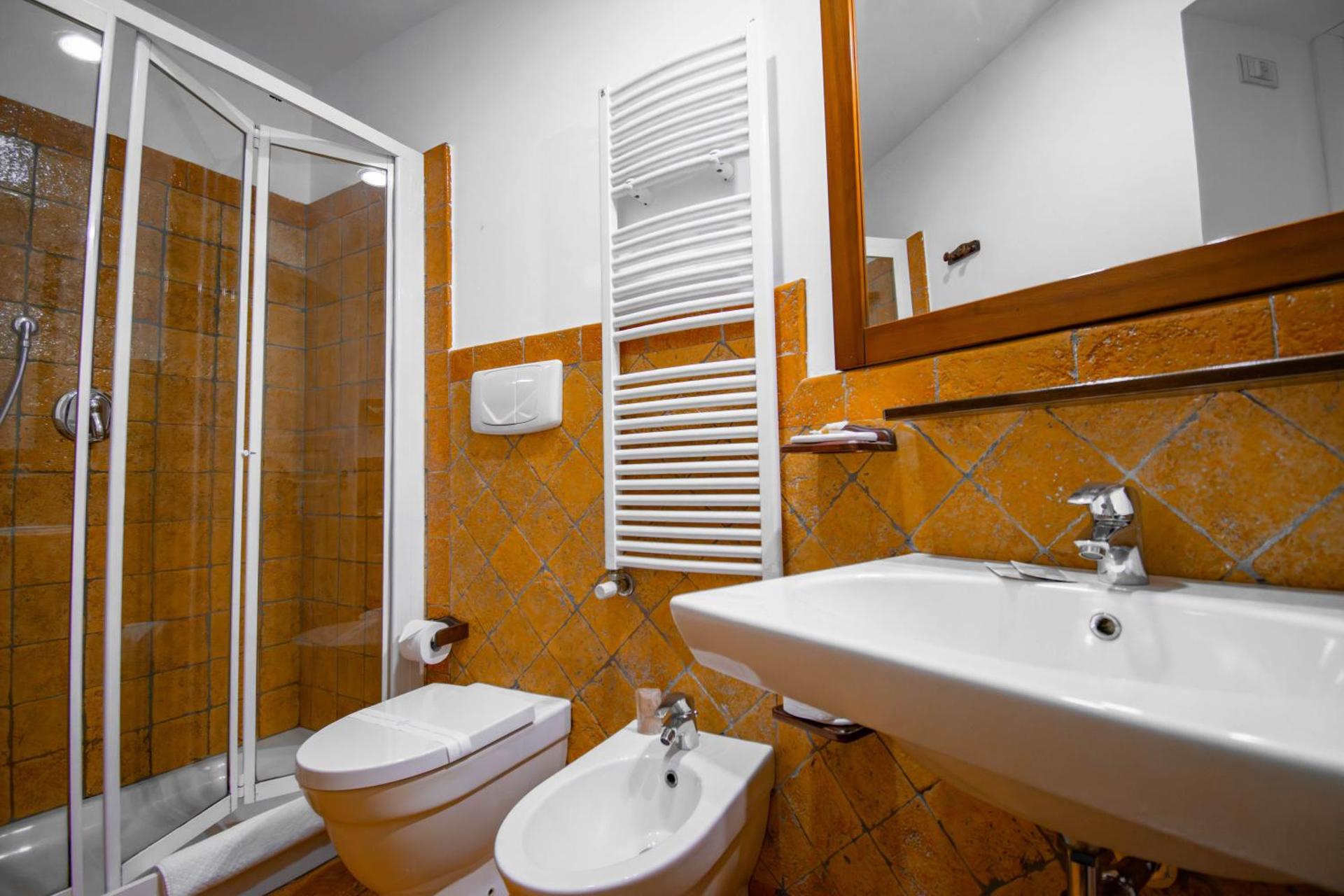 Hotel La Plumeria - Photo 10