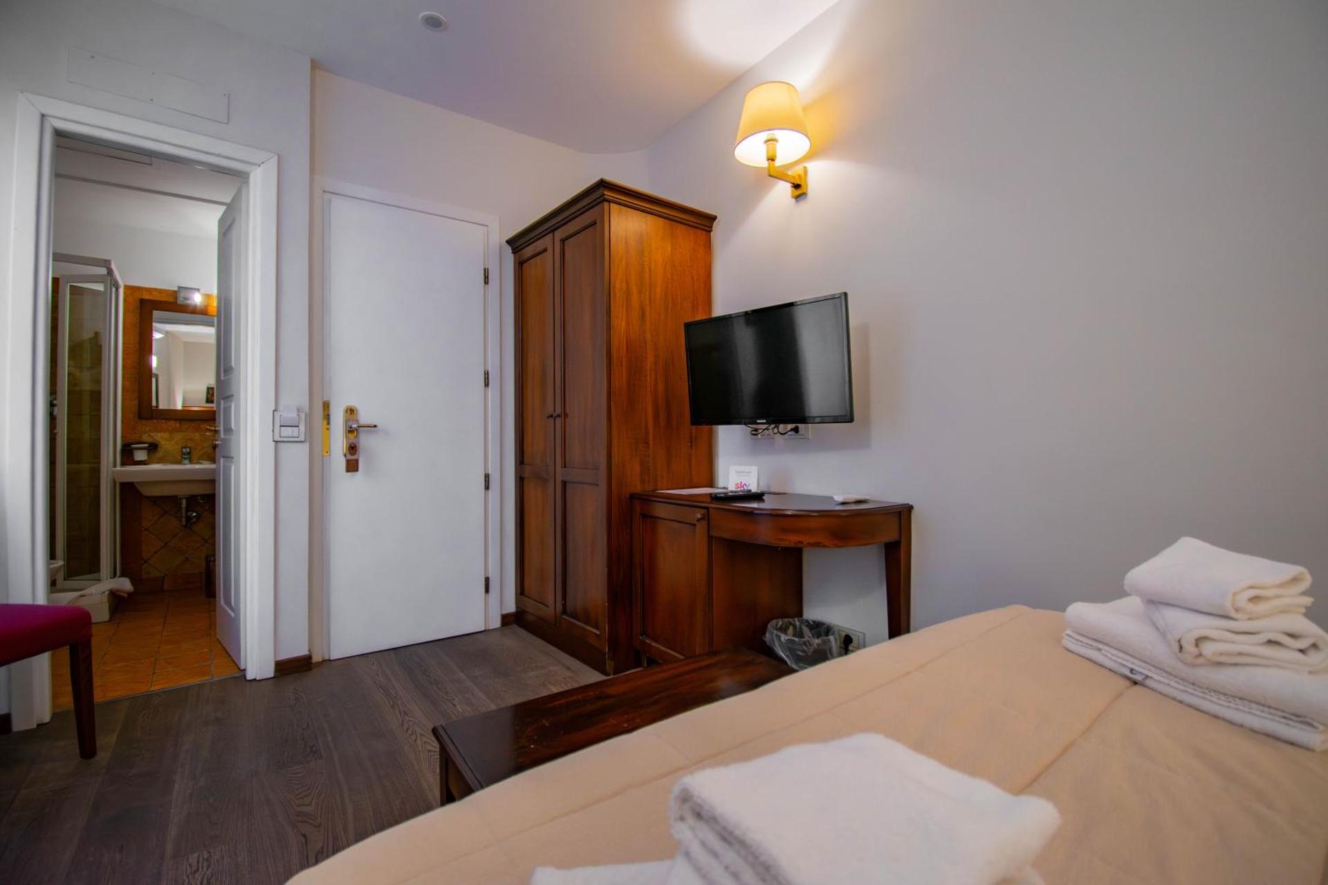 Hotel La Plumeria - Photo 5