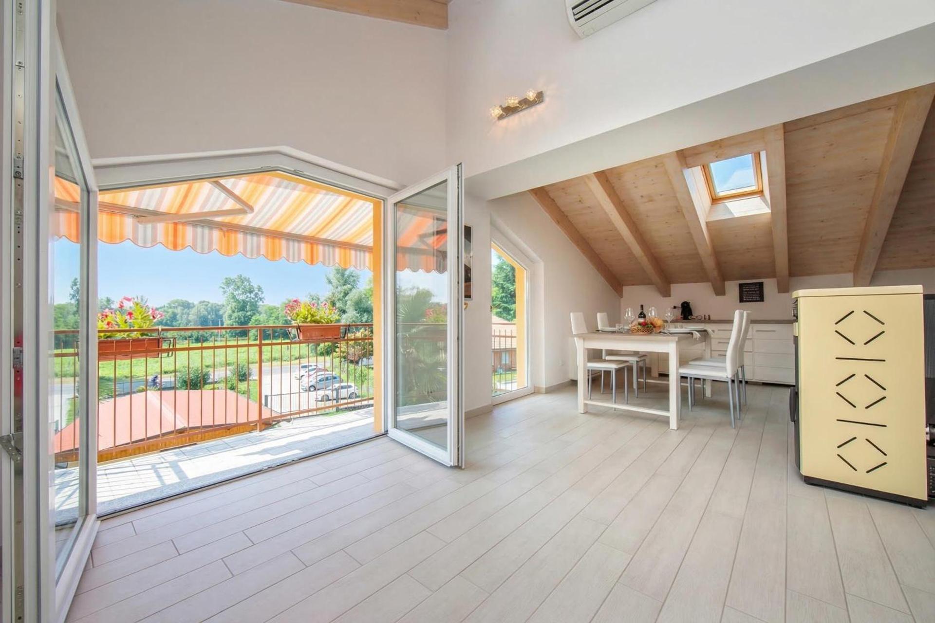 Silver Lake Apartment - Happy Rentals - Photo 15