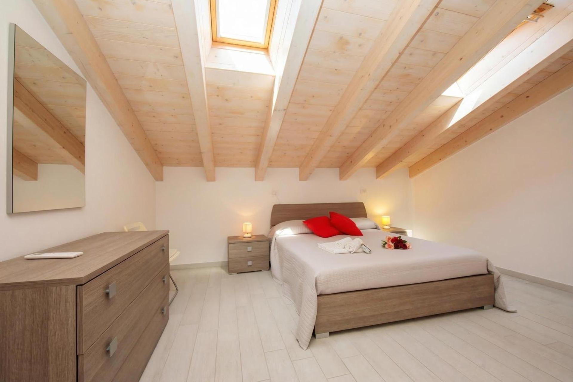 Silver Lake Apartment - Happy Rentals - Photo 19