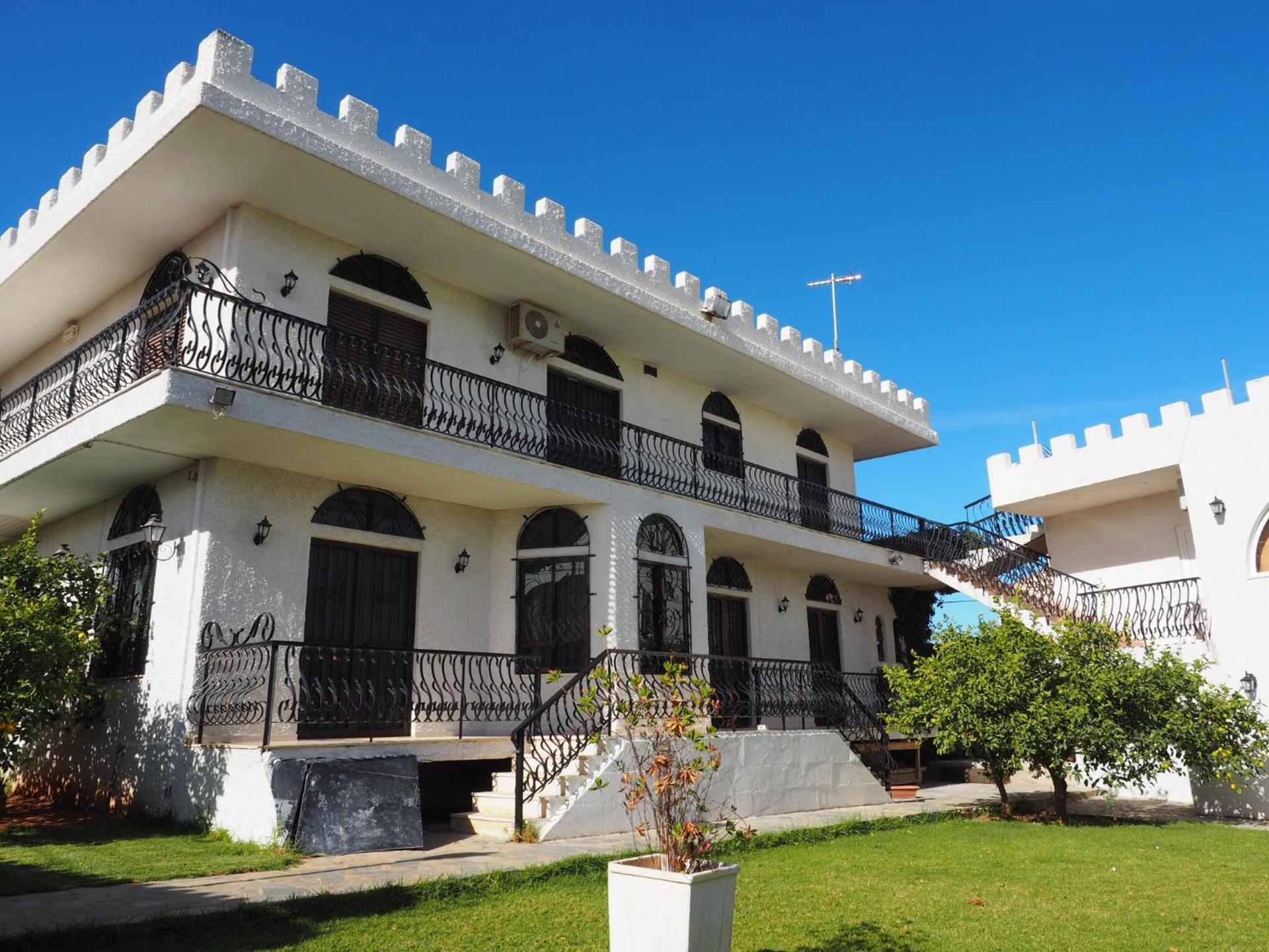 Castle By The Sea - Photo 6