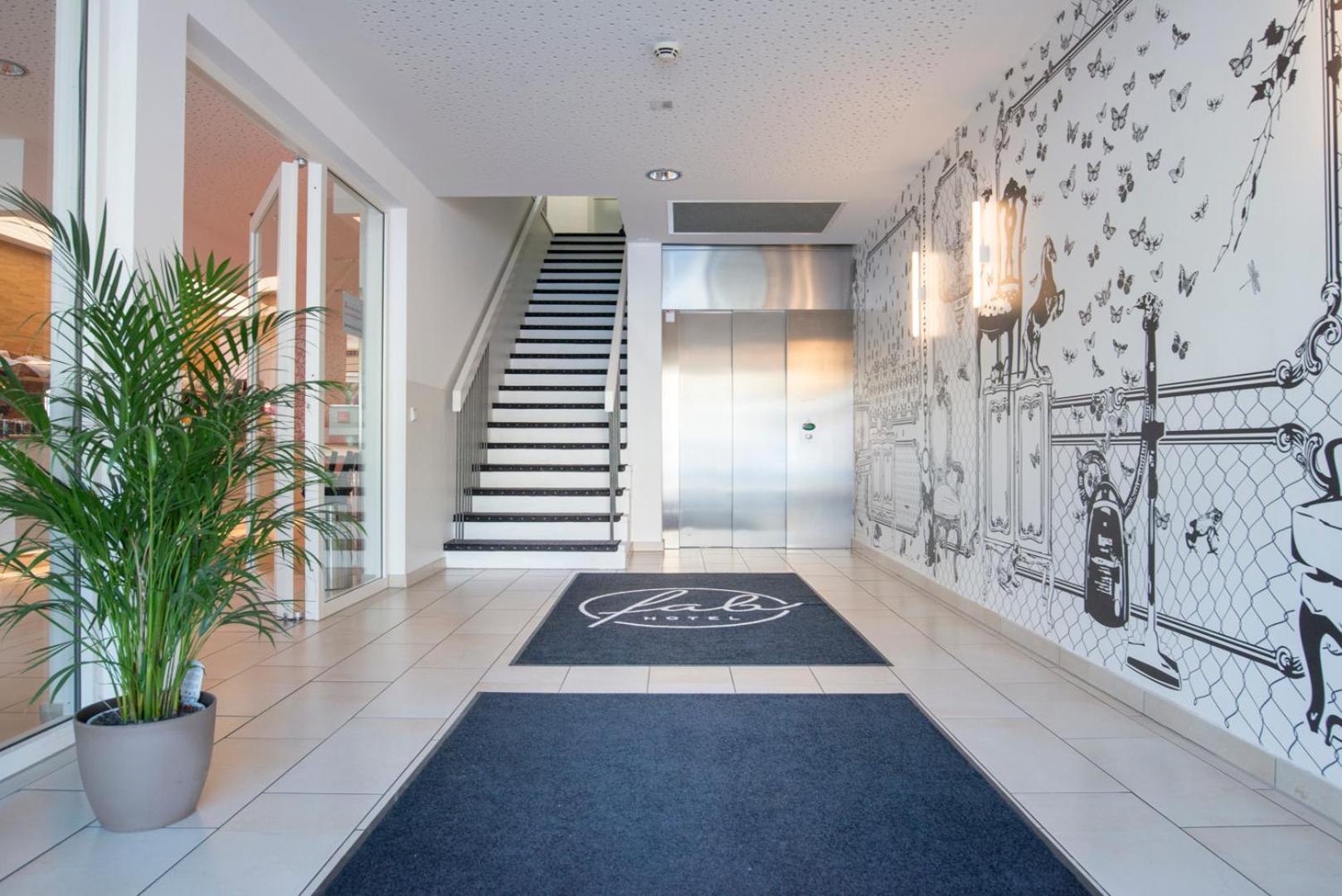 fab Hotel - Photo 38