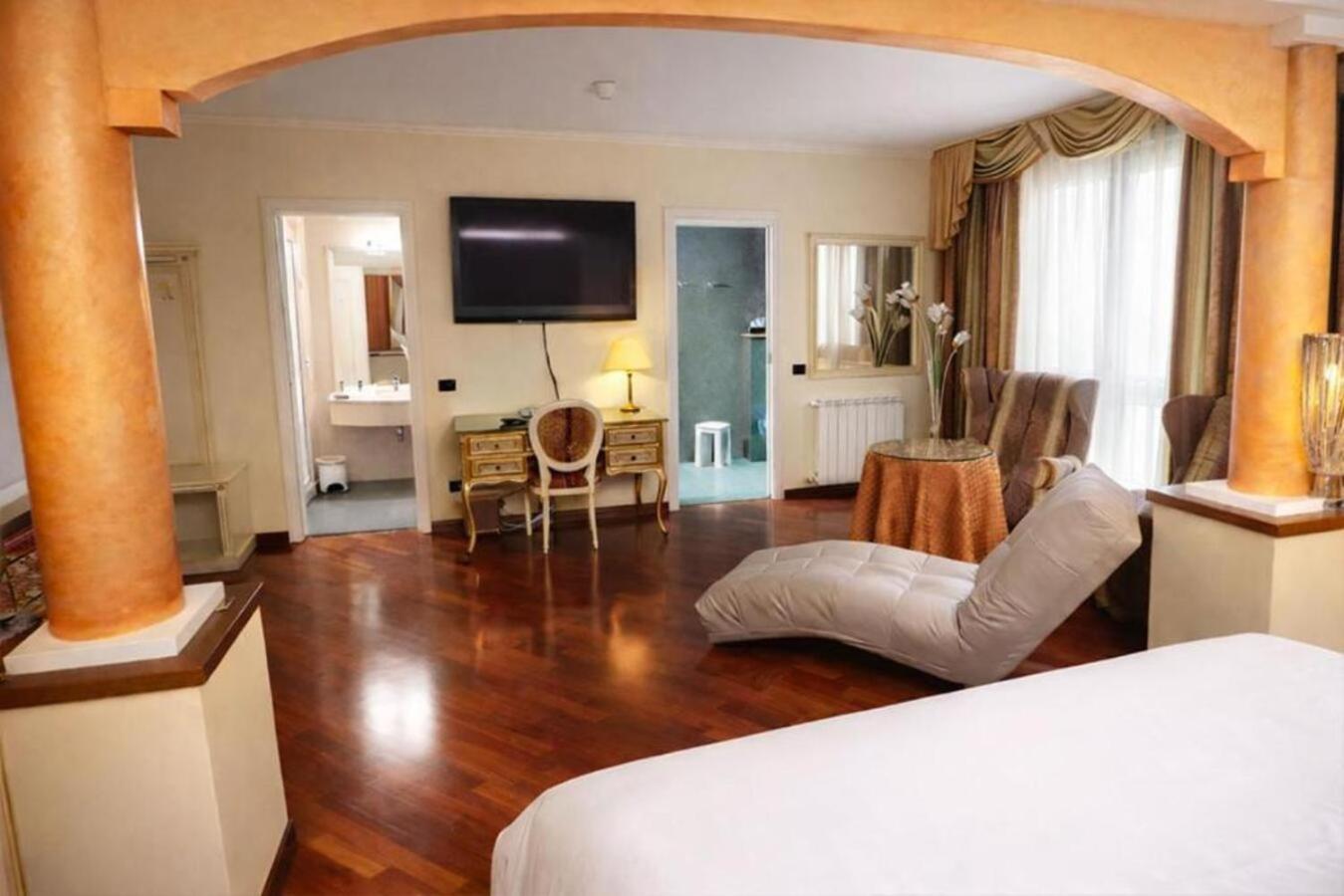 LVG Hotel Collection - La Bussola - Photo 14