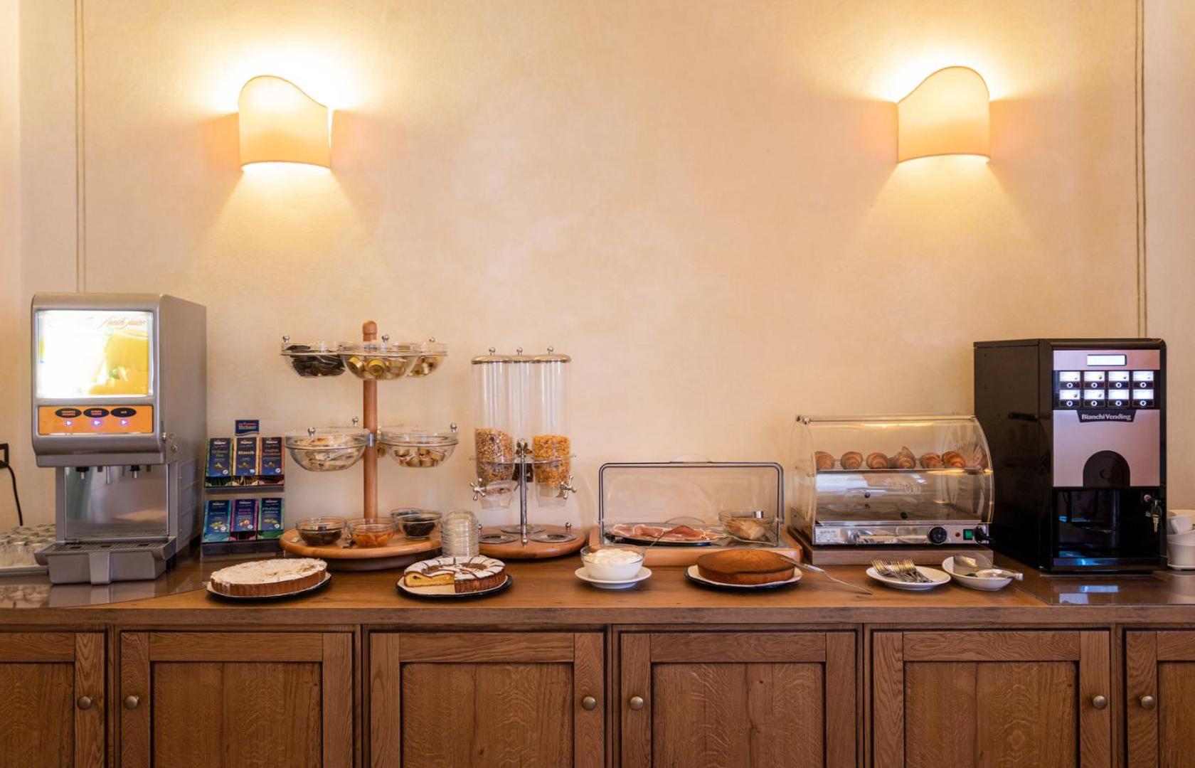 Hotel Rossi - Photo 10