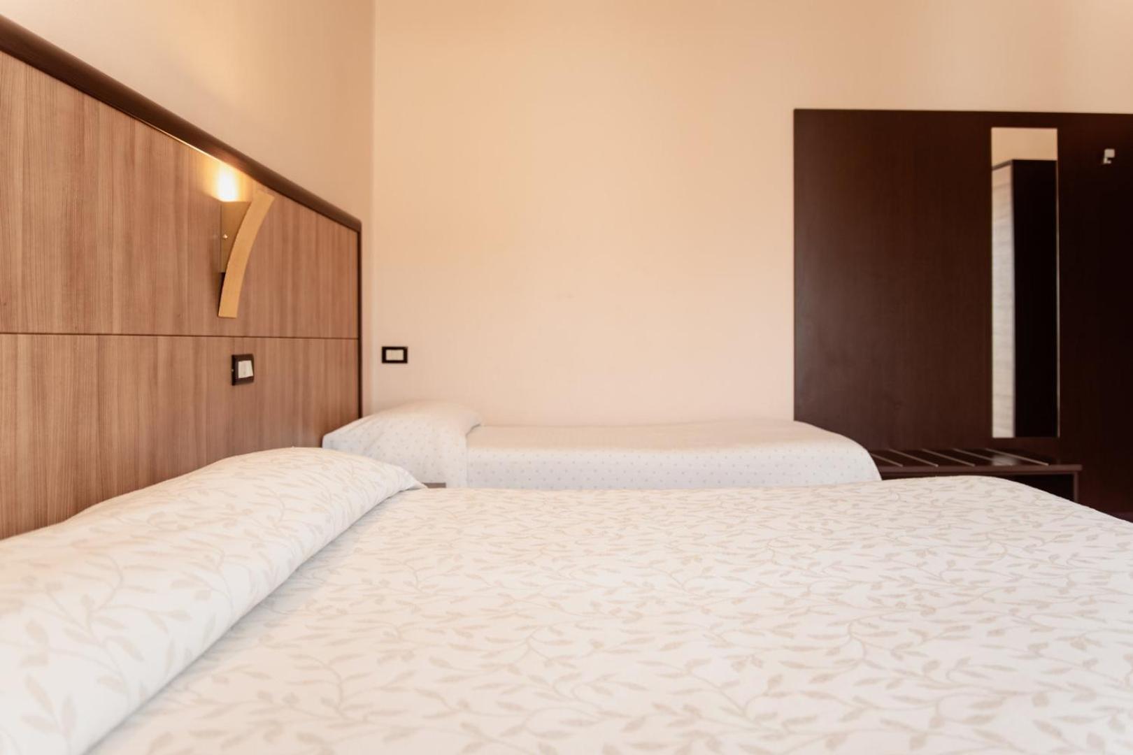 Hotel Rossi - Photo 52