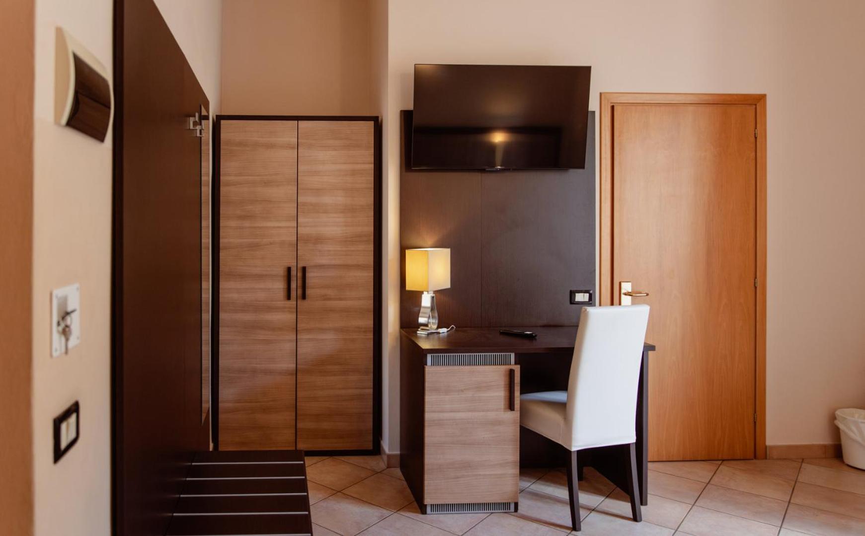 Hotel Rossi - Photo 42