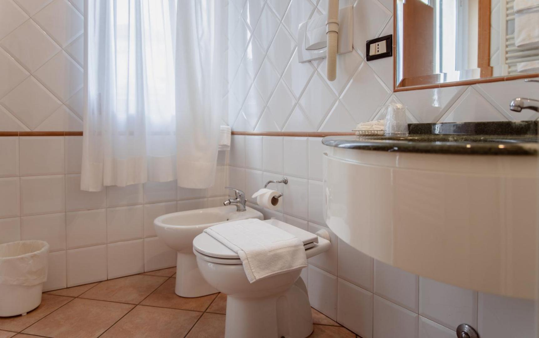 Hotel Rossi - Photo 33